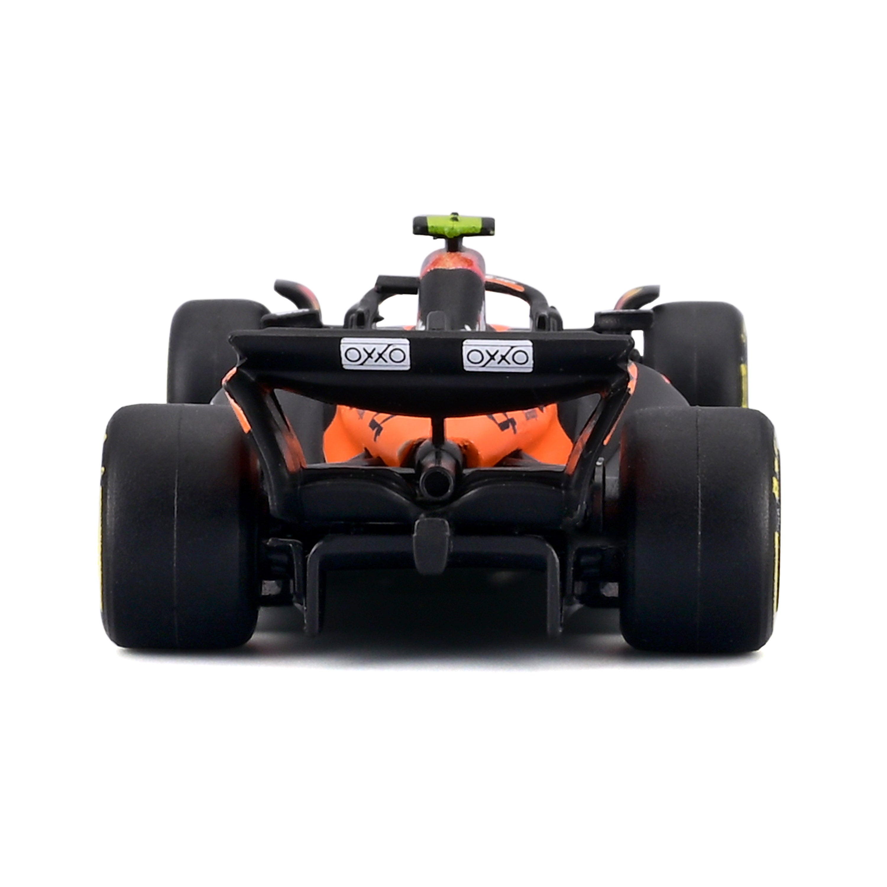 bburago-mclaren-f1-mcl39-2025-4-lando-norris-modellino-scala-1-64-con-teca image 4