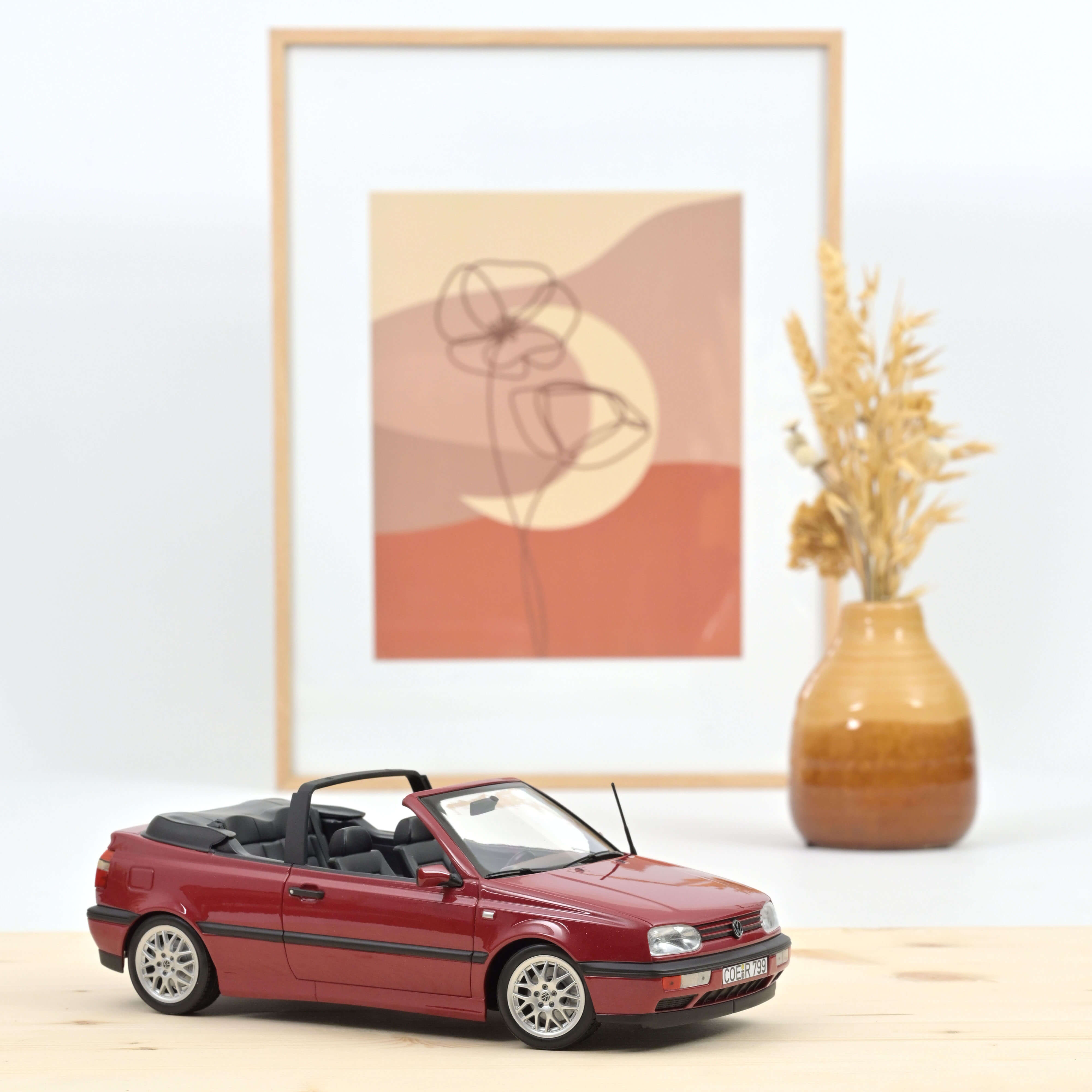 norev-vw-golf-iii-cabriolet-1995-modellino-auto-1-18-rosso-scuro-metallizzato-20 image 1