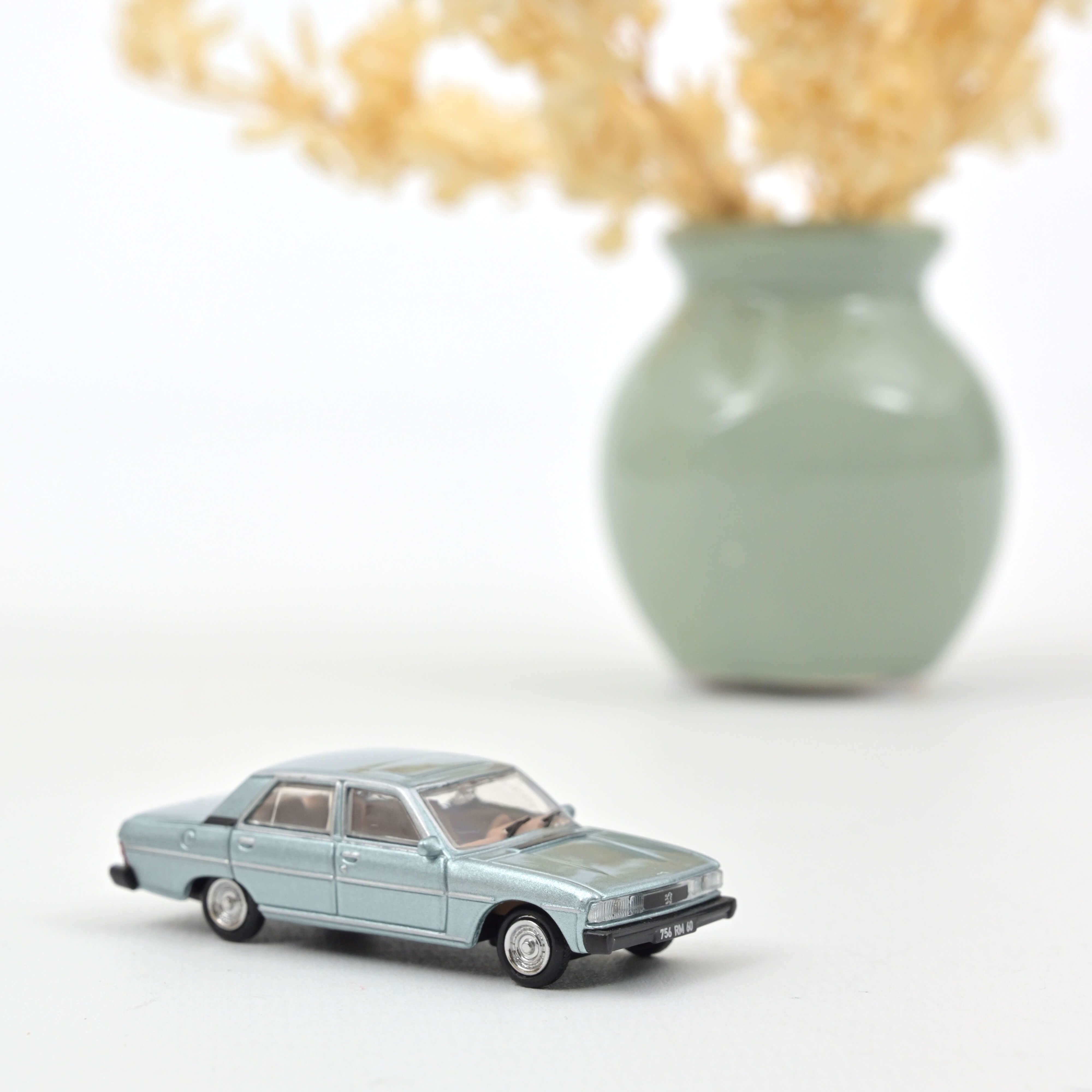 norev-peugeot-604-1977-modellino-auto-1-87-vert-torrent image 1