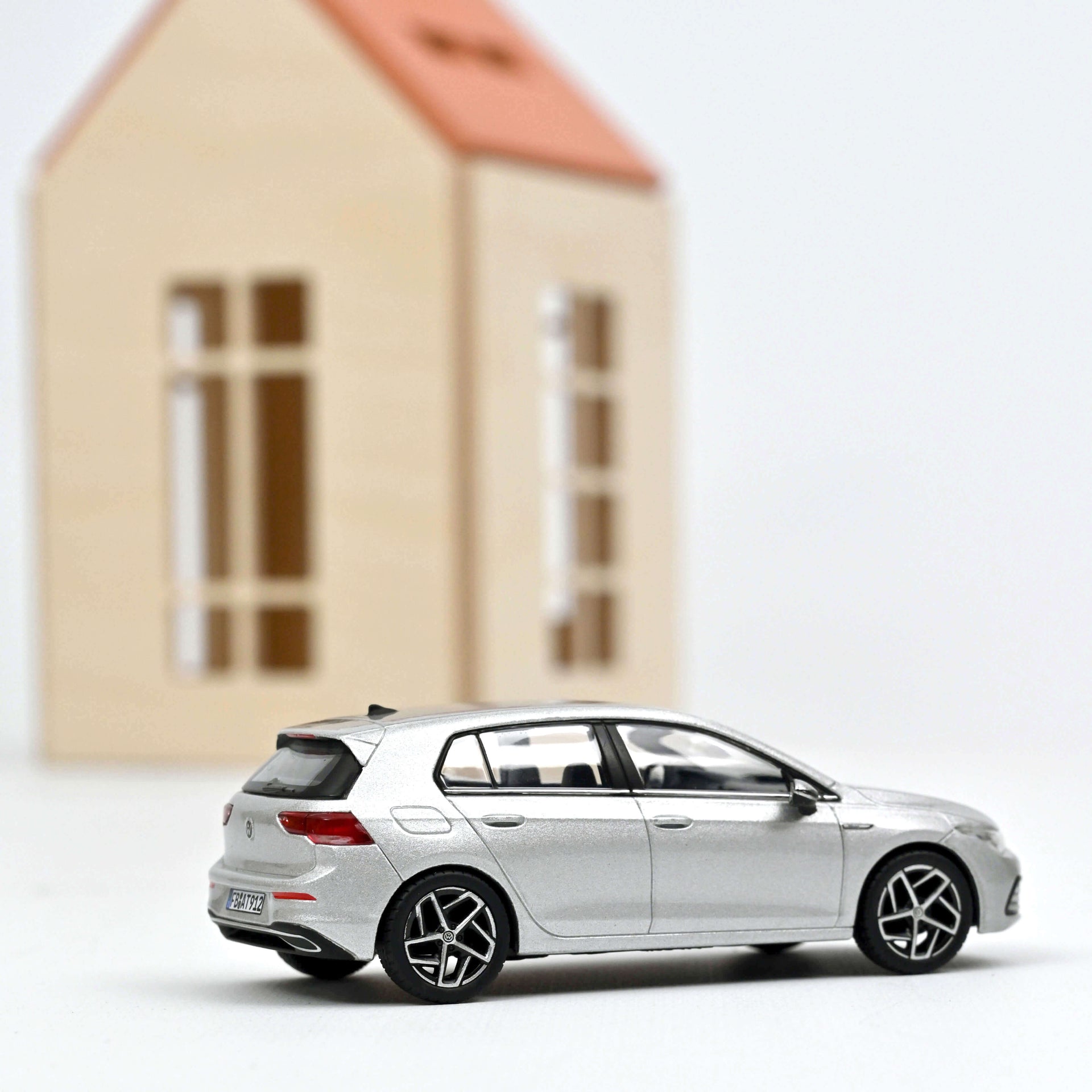norev-vw-golf-2020-modellino-auto-die-cast-1-43-argento image 1