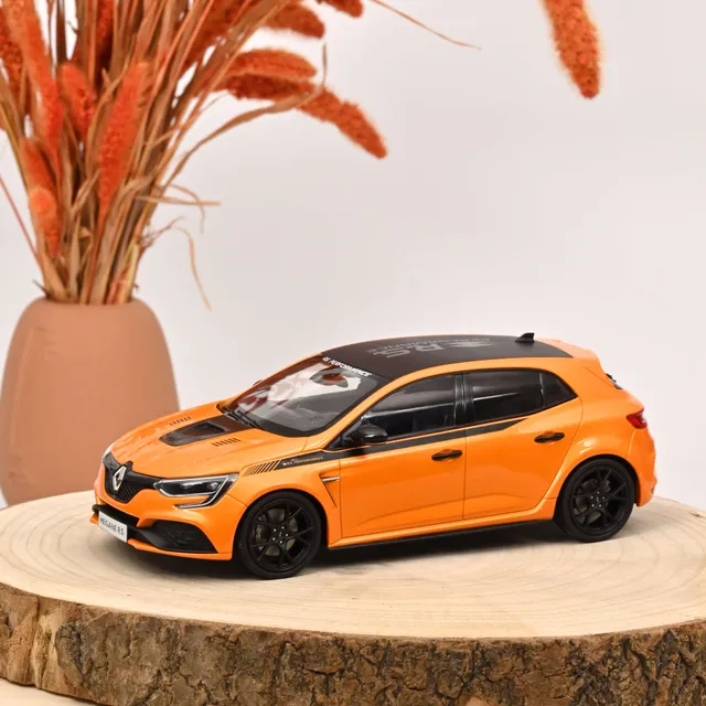 norev-renault-megane-r-s-trophy-r-2019-arancione-1-18-300-pezzi image 1