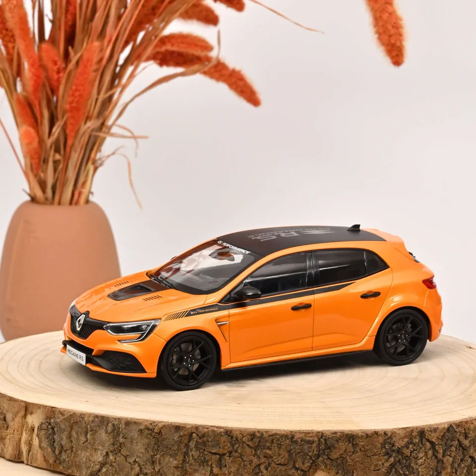 norev-renault-megane-r-s-trophy-r-2019-arancione-1-18-300-pezzi image 1