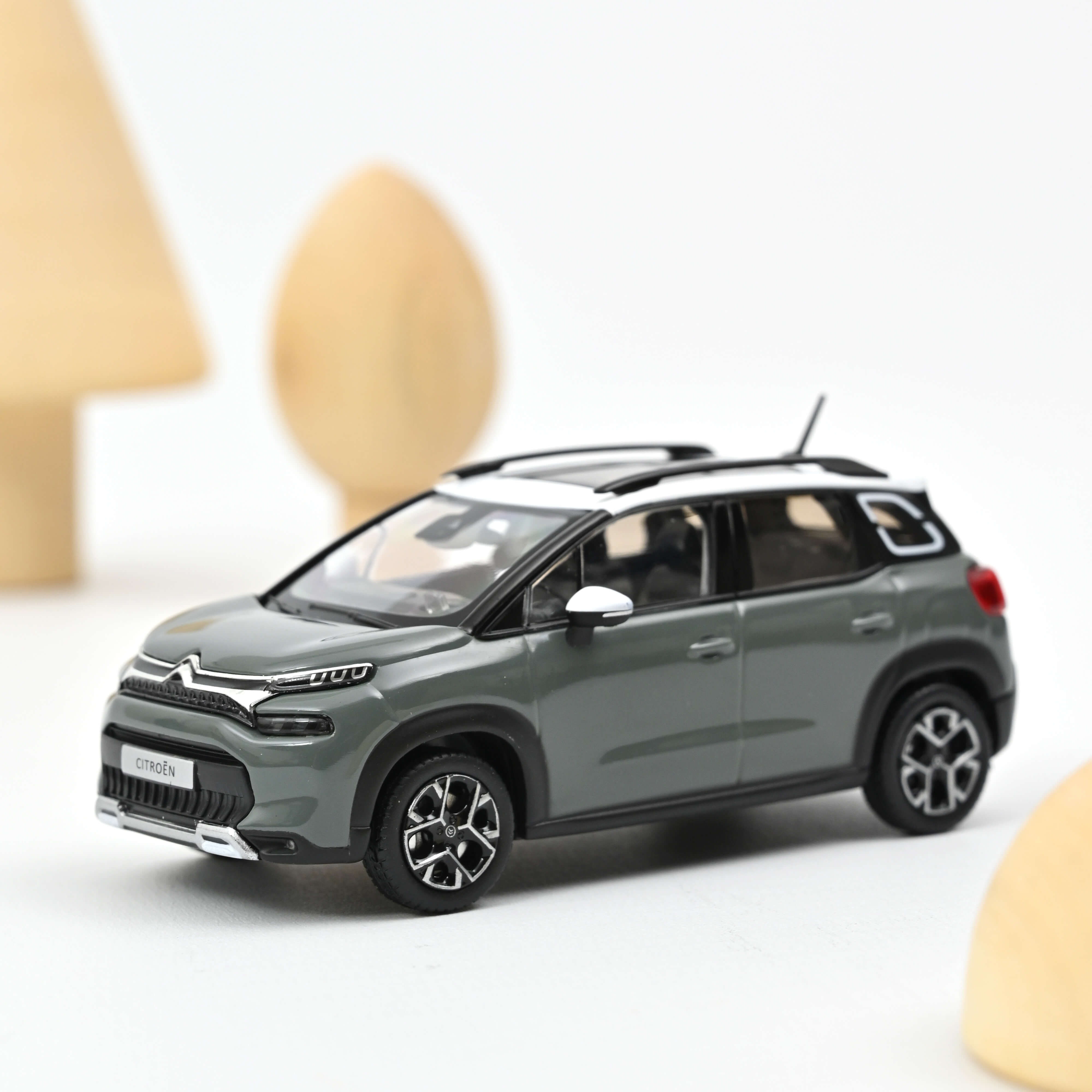 norev-citro-n-c3-aircross-2021-grigio-kaki-e-bianco-modellino-auto-1-43 image 1