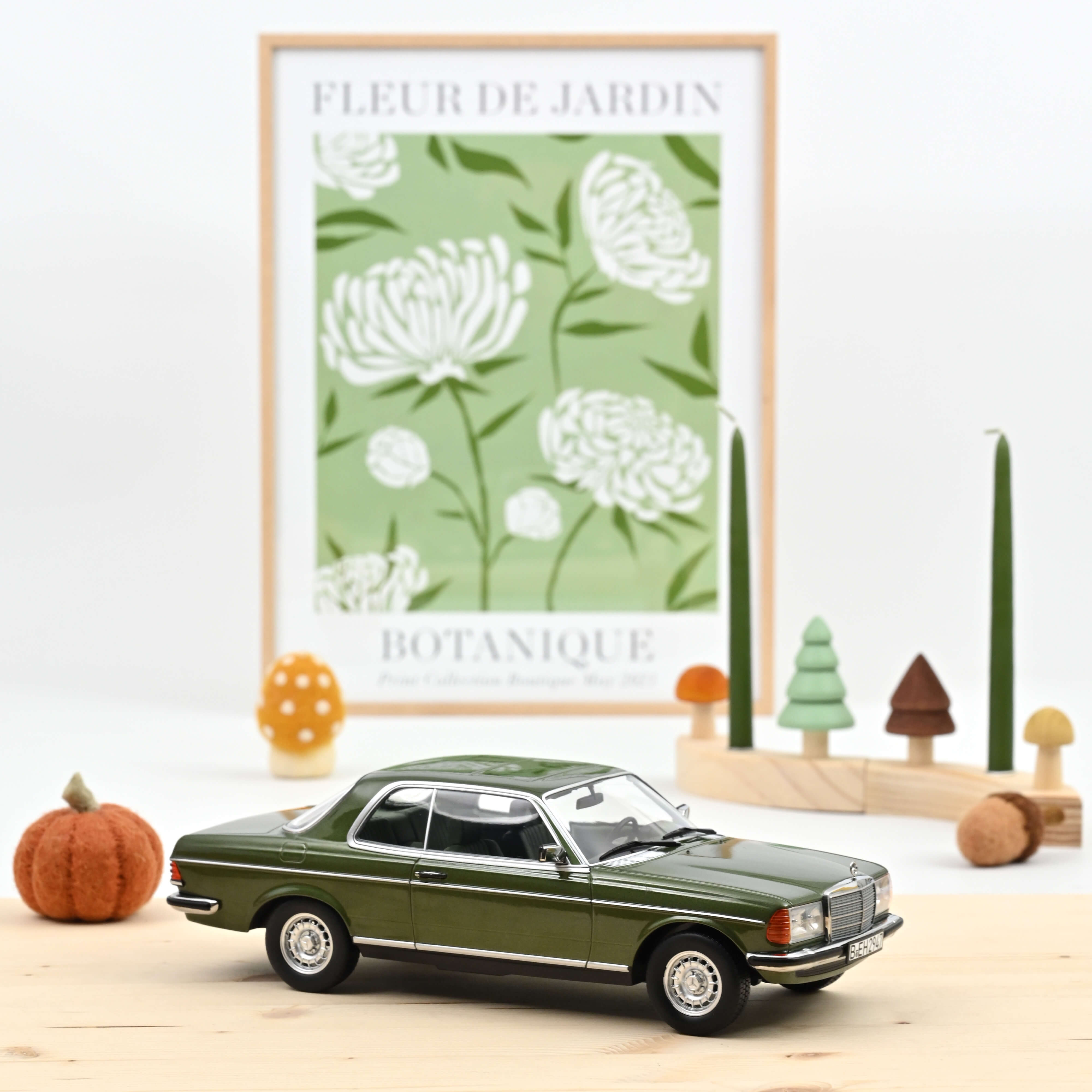 norev-mercedes-benz-280-ce-1980-1-18-verde-metallizzato image 1