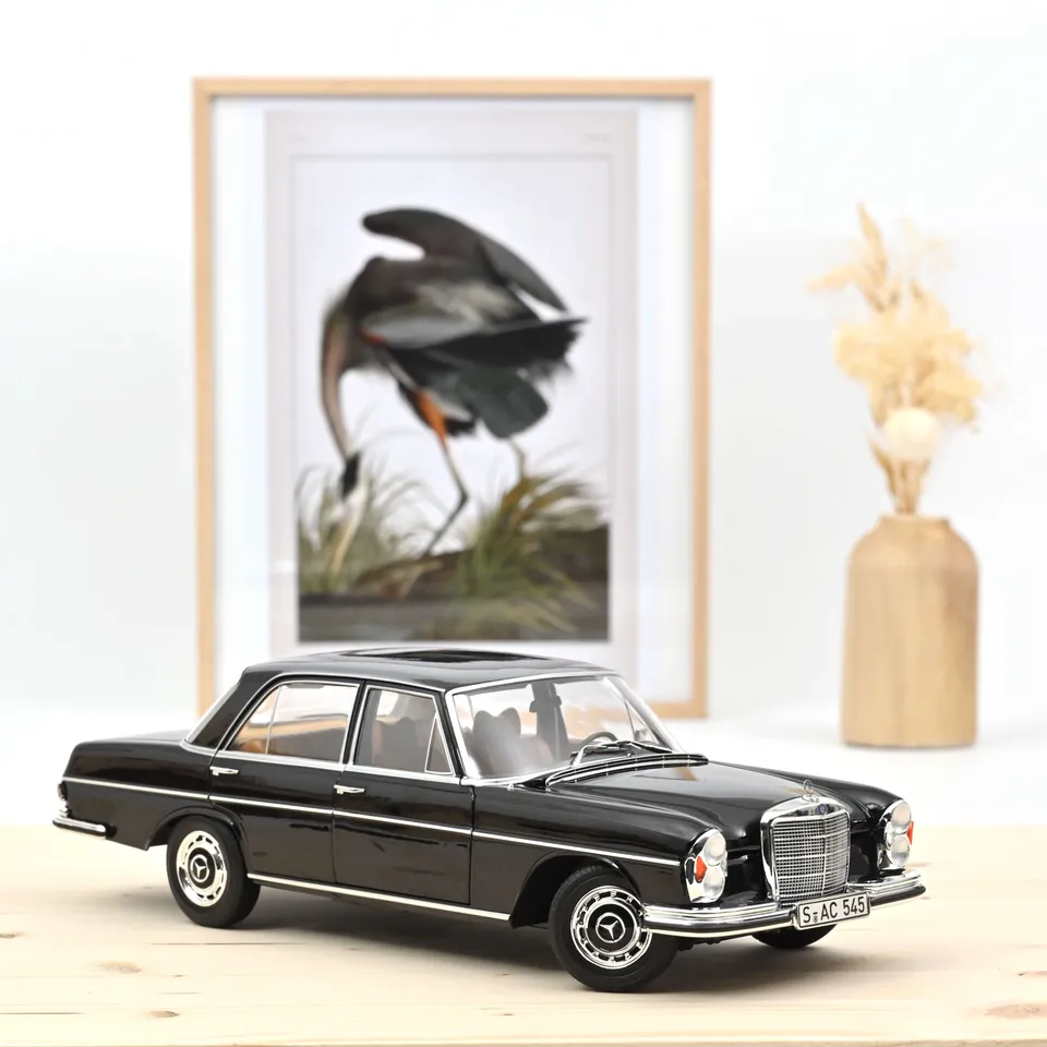 norev-mercedes-benz-280-se-1968-nero-modellino-auto-1-18 image 1