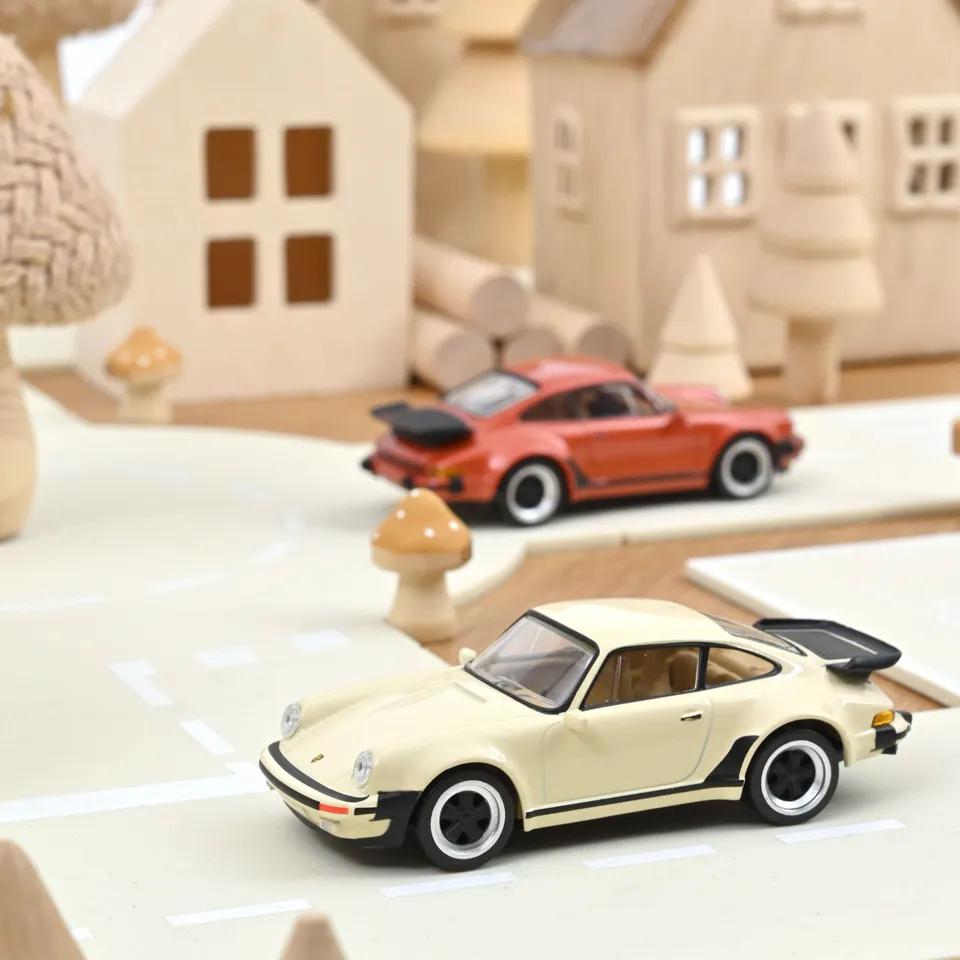 norev-porsche-911-turbo-1978-beige-modellino-auto-1-43 image 1
