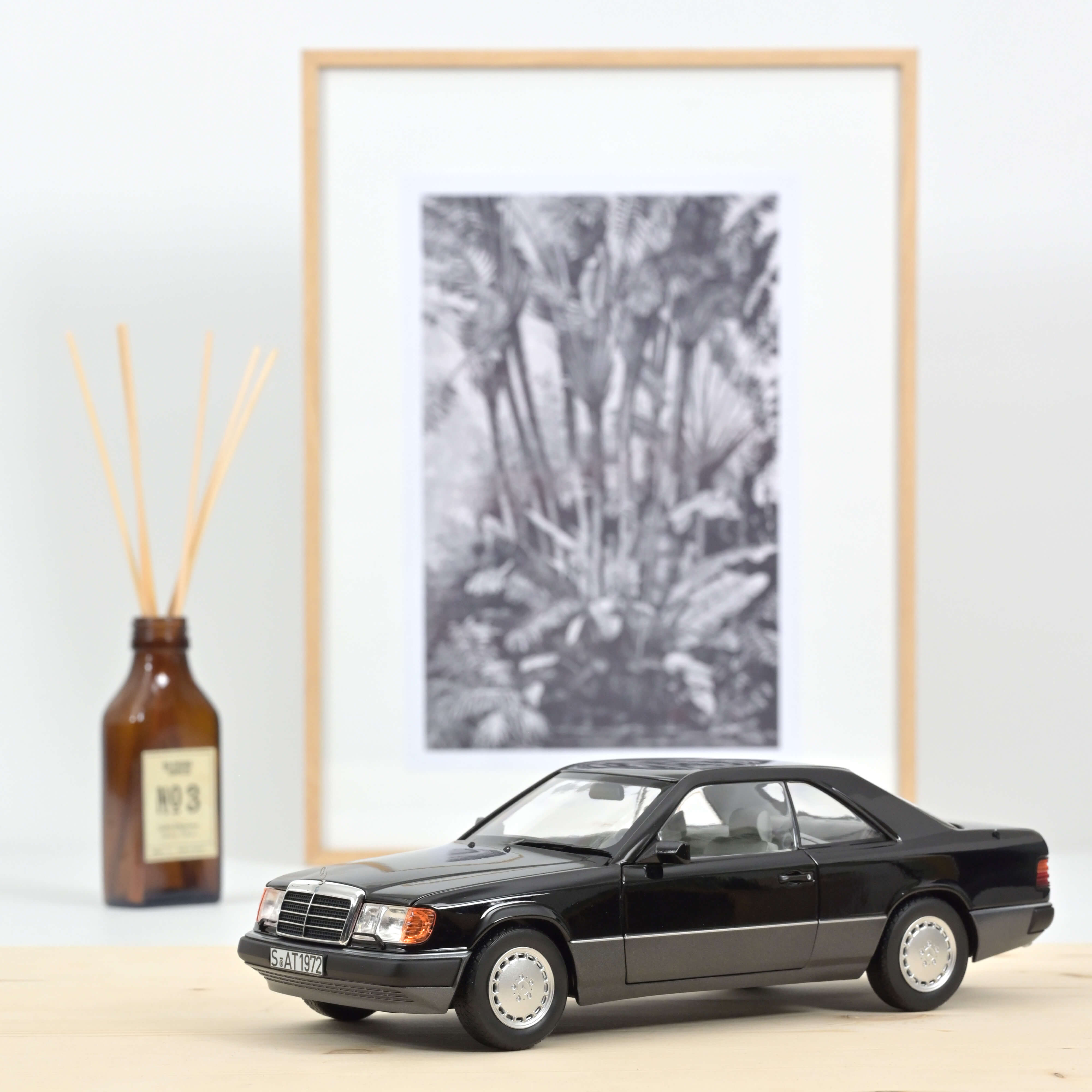 norev-mercedes-benz-300-ce-24-coup-1990-modellino-auto-1-18-nero-metallizzato image 1