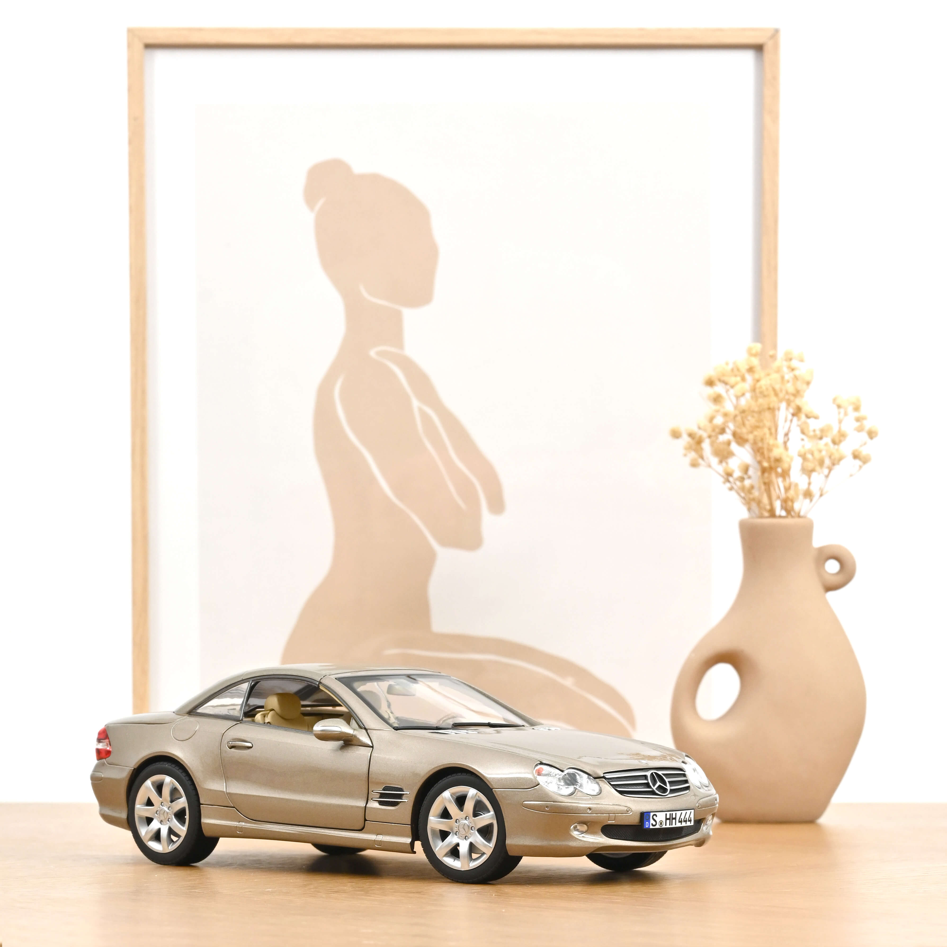 norev-mercedes-benz-sl-500-2003-beige-travertin-1-18 image 2