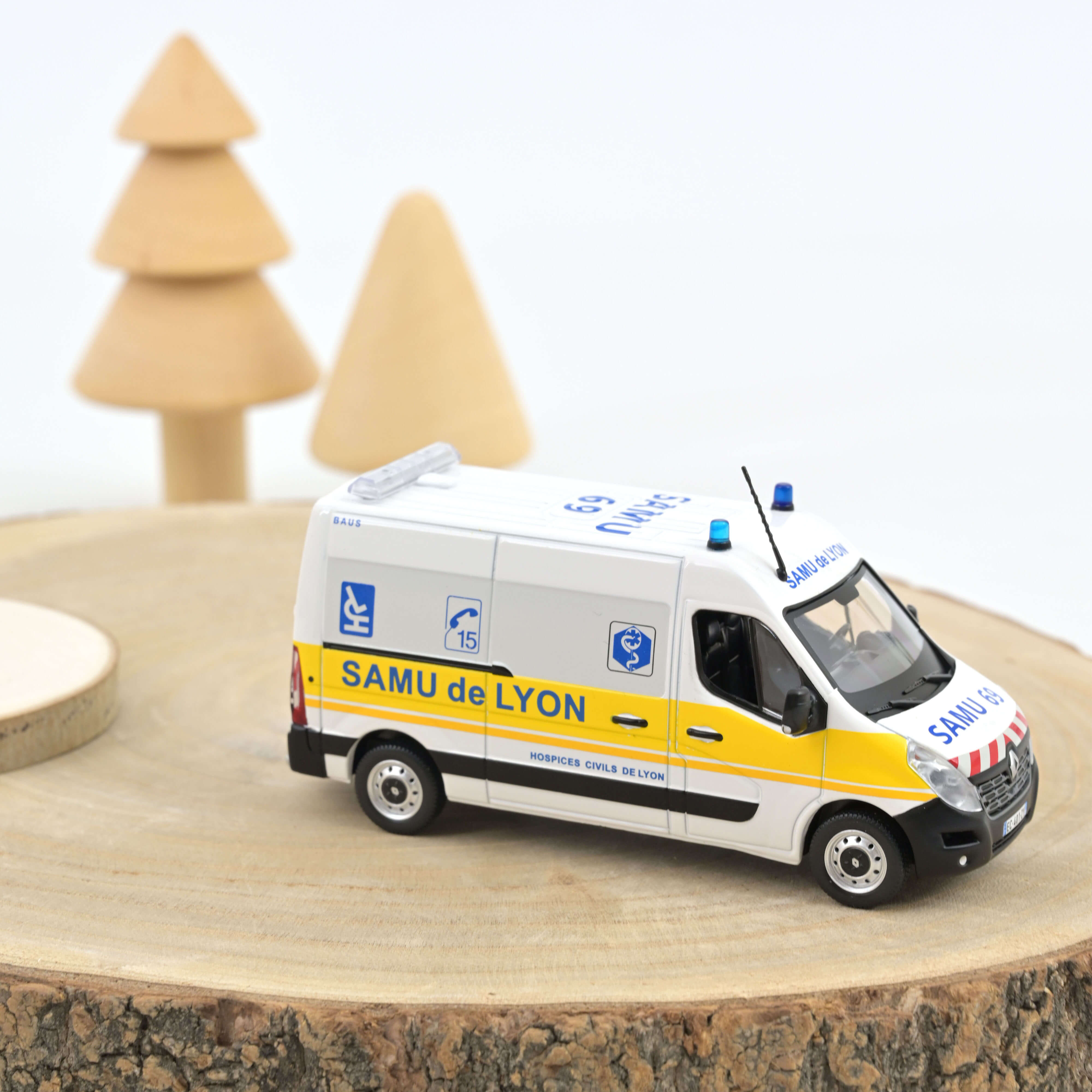 norev-renault-master-2014-samu-de-lyon-1-43 image 1