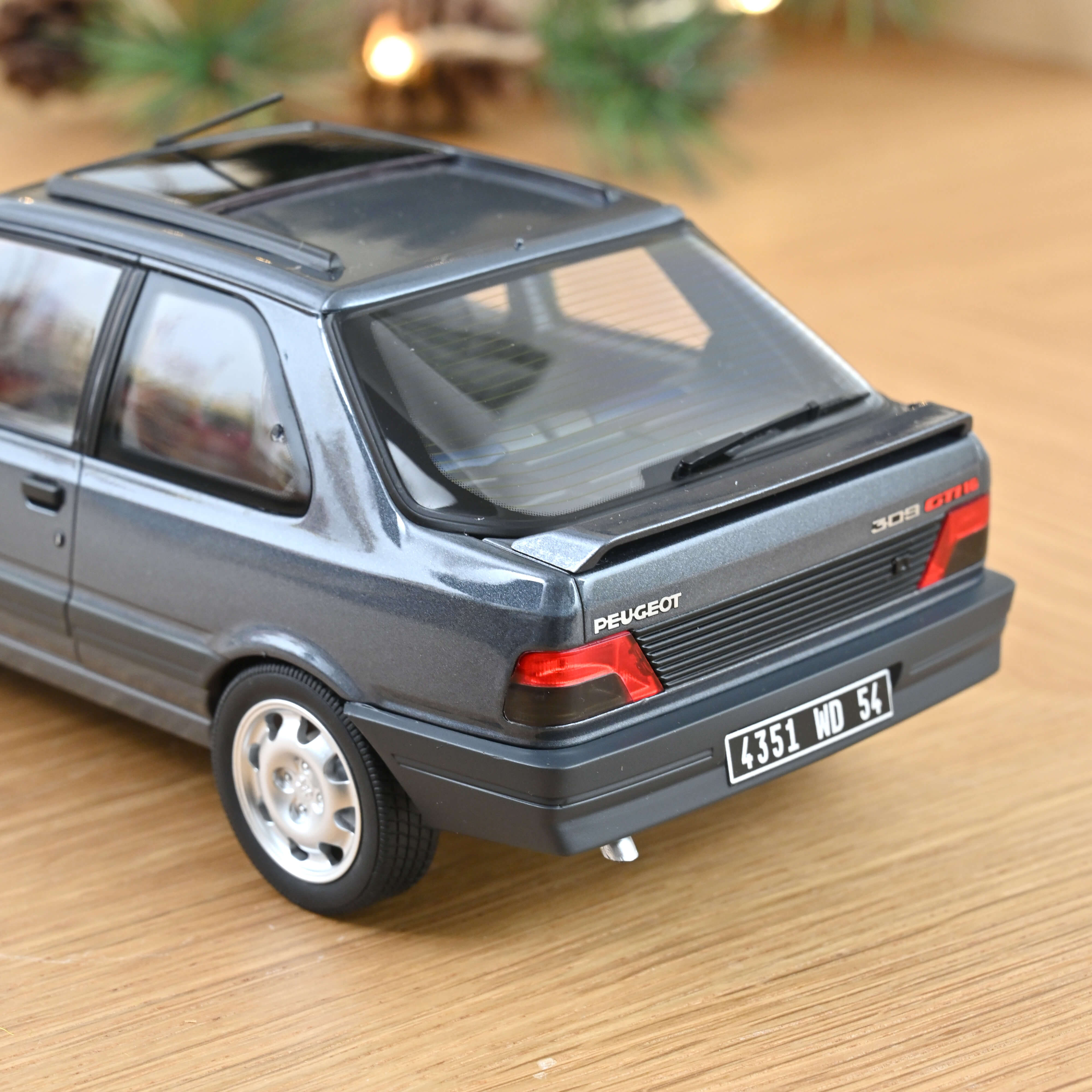 norev-peugeot-309-gti-16-1991-grigio-magnum-1-18-serie-limitata-300-pezzi image 4