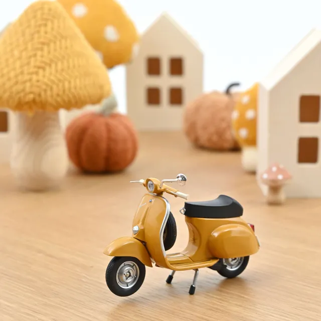 norev-vespa-50-r-1969-modellino-scooter-1-18-giallo-positano image 1