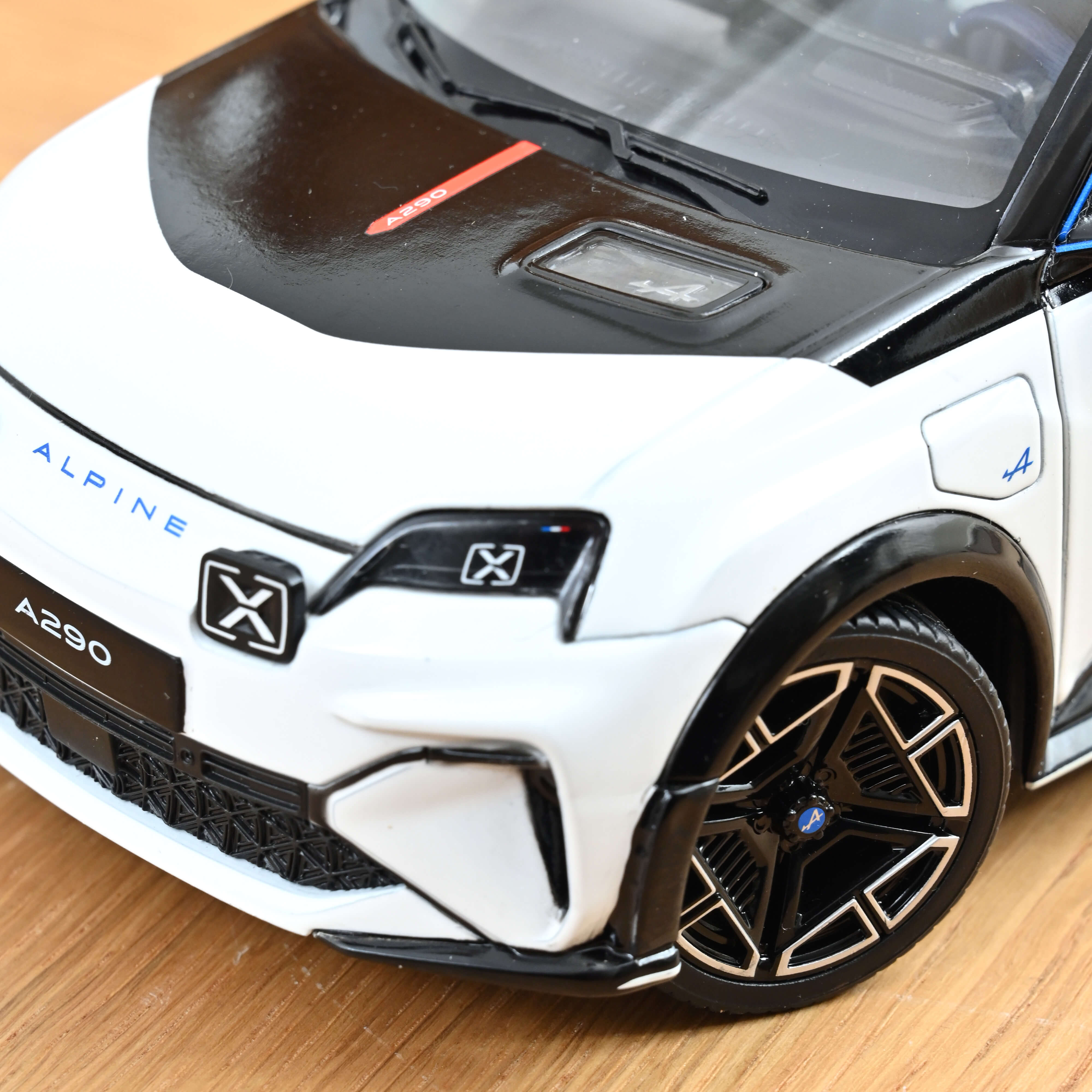 norev-alpine-a290-gts-2025-premi-re-edition-beta-modellino-1-18-bianco image 5