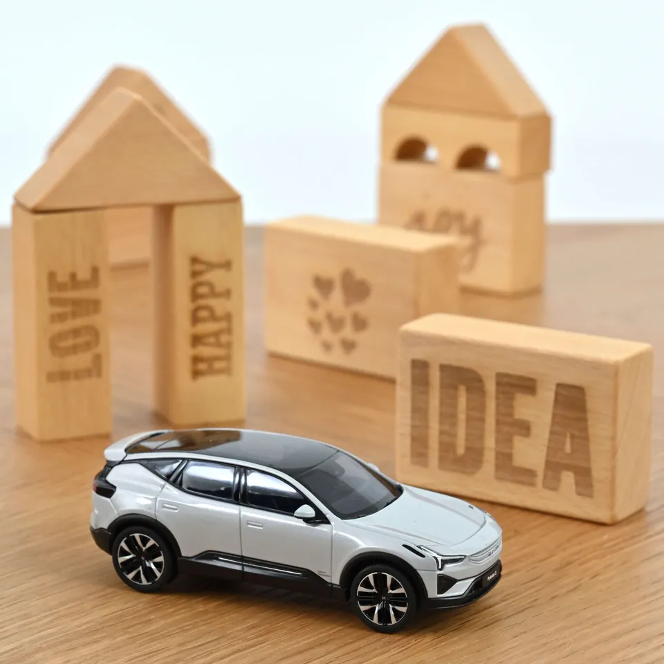 norev-polestar-3-2024-magnesium-1-43-modellino-die-cast image 1