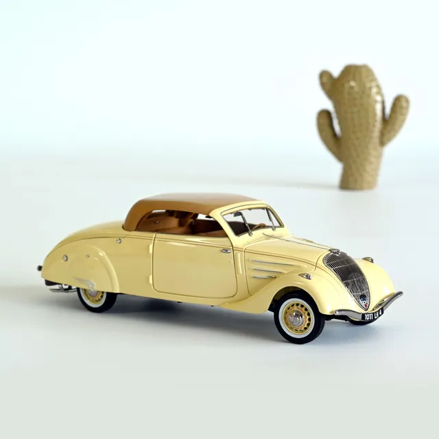 norev-peugeot-402-eclipse-1937-modellino-auto-1-18-beige-e-caramel image 1