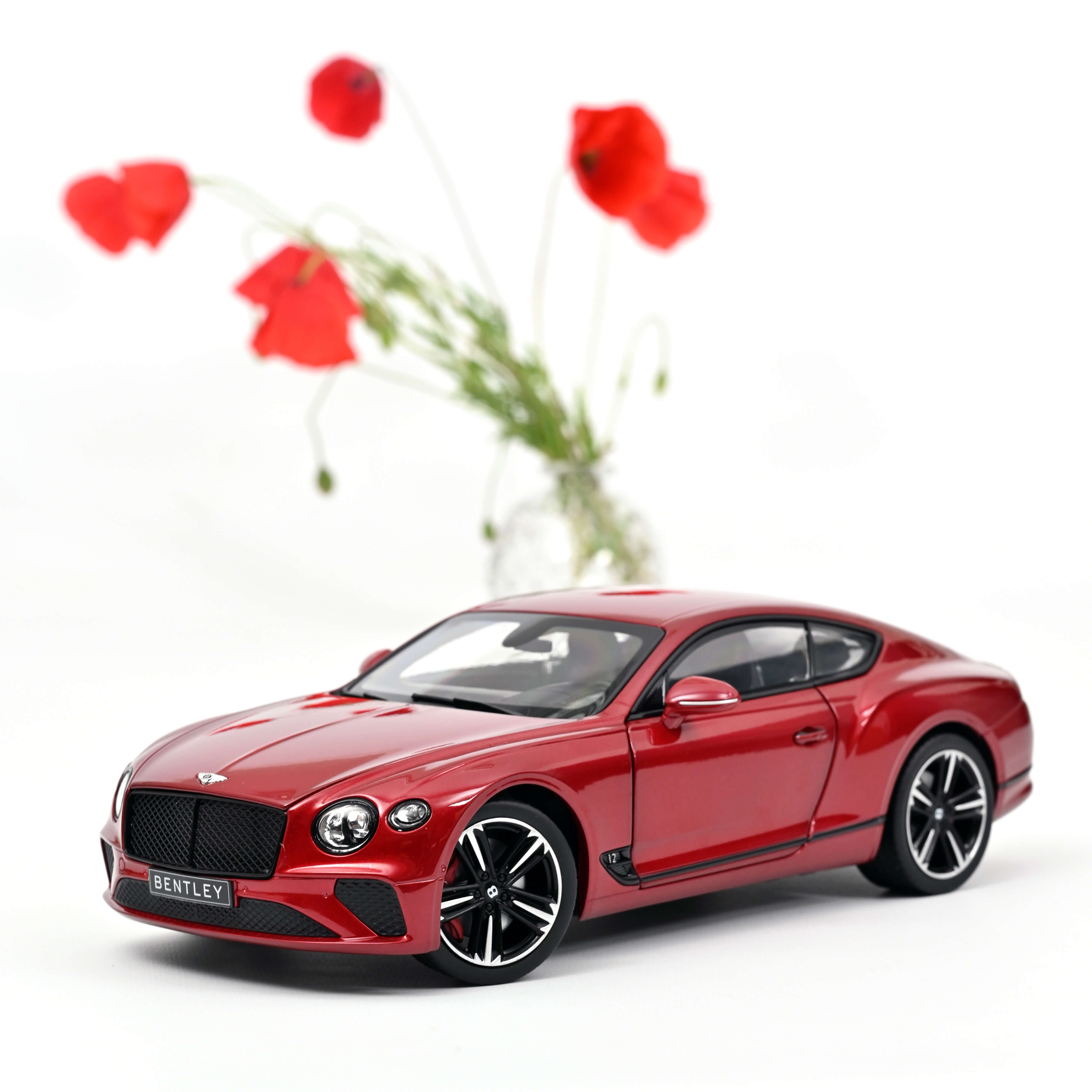 norev-bentley-continental-gt-2018-modellino-auto-1-18-rosso-candy image 1