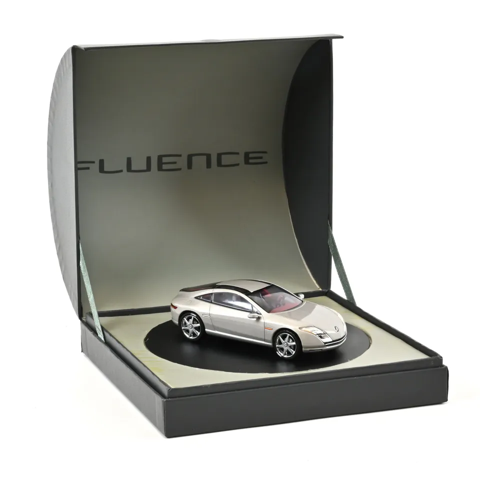 norev-renault-concept-car-fluence-modellino-auto-1-43-2 image 1