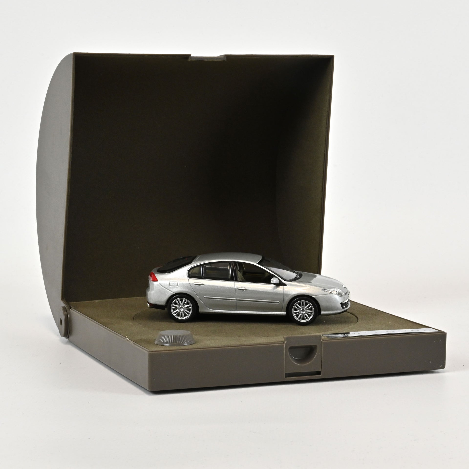 norev-renault-laguna-berline-x91-grigia-1-43 image 1