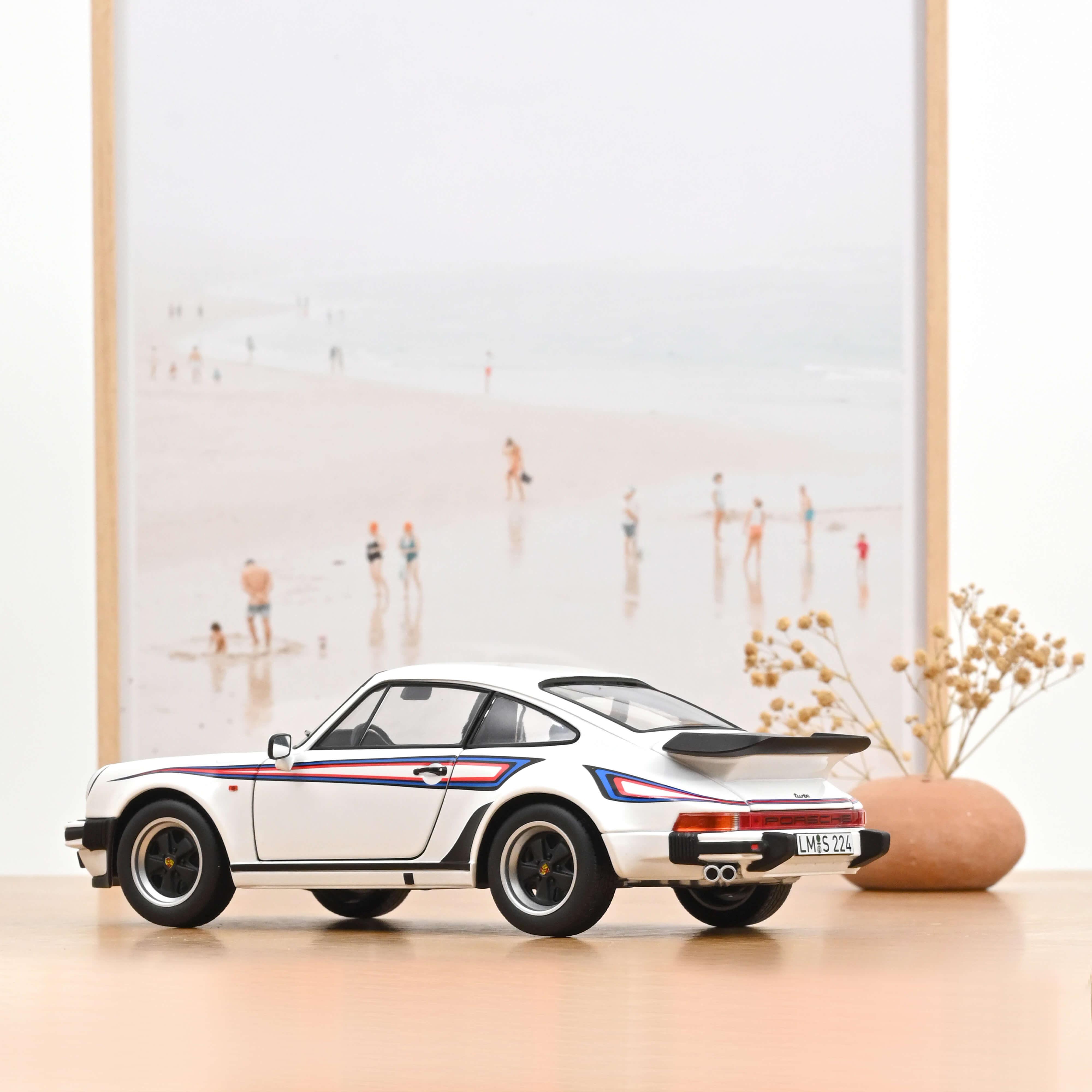 norev-porsche-911-turbo-3-3-1980-blanc-martini-modellino-auto-1-18 image 3