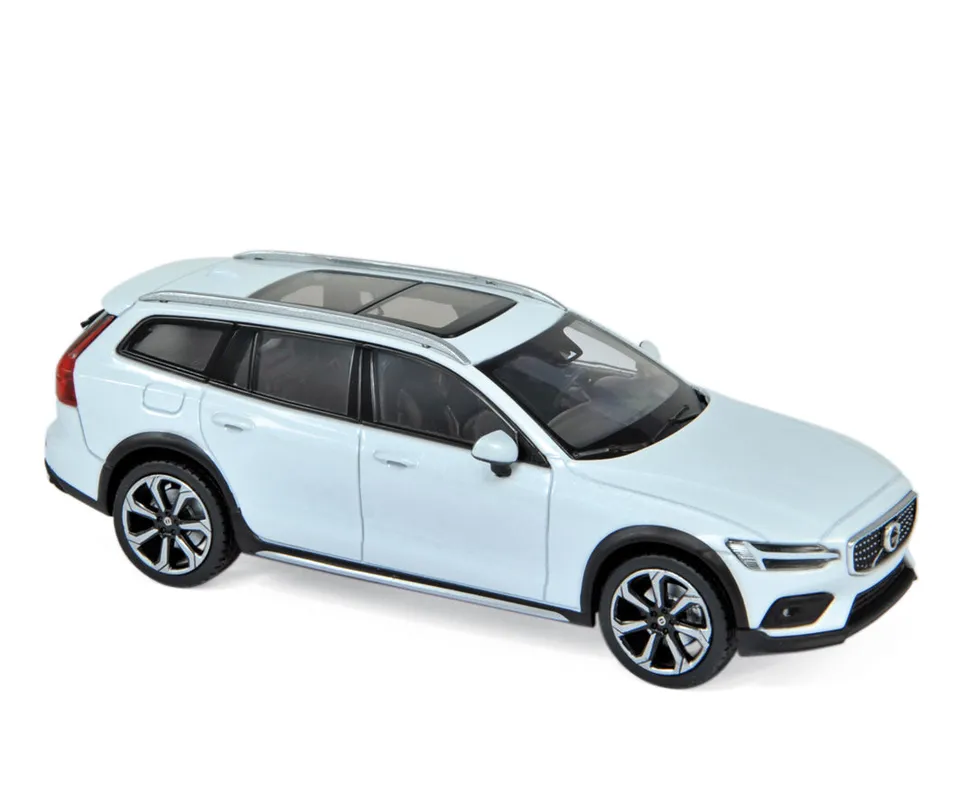 norev-volvo-v60-cross-country-2019-crystal-white-1-43-modellino-auto-die-cast image 1