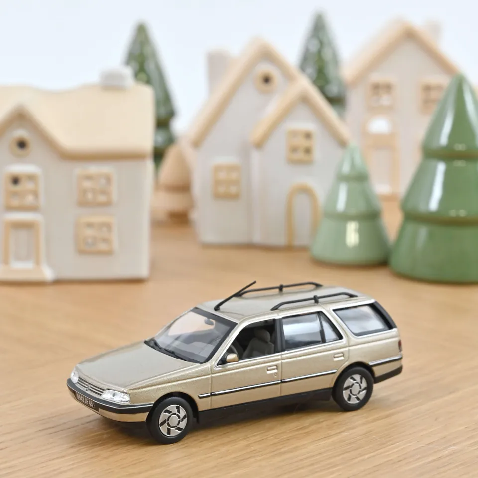 norev-peugeot-405-break-1991-modellino-auto-1-43-beige-mayfair-metallis image 1