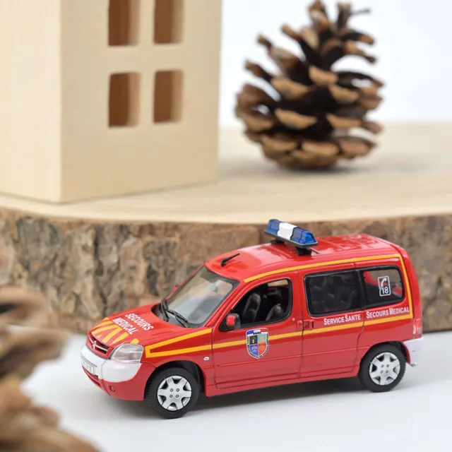 norev-citro-n-berlingo-2004-pompiers-secours-m-dical-1-43-modellino image 1