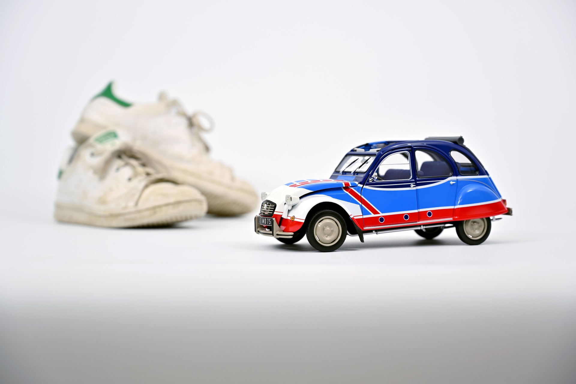norev-citro-n-2cv-6-1976-basket-modellino-auto-1-18 image 1