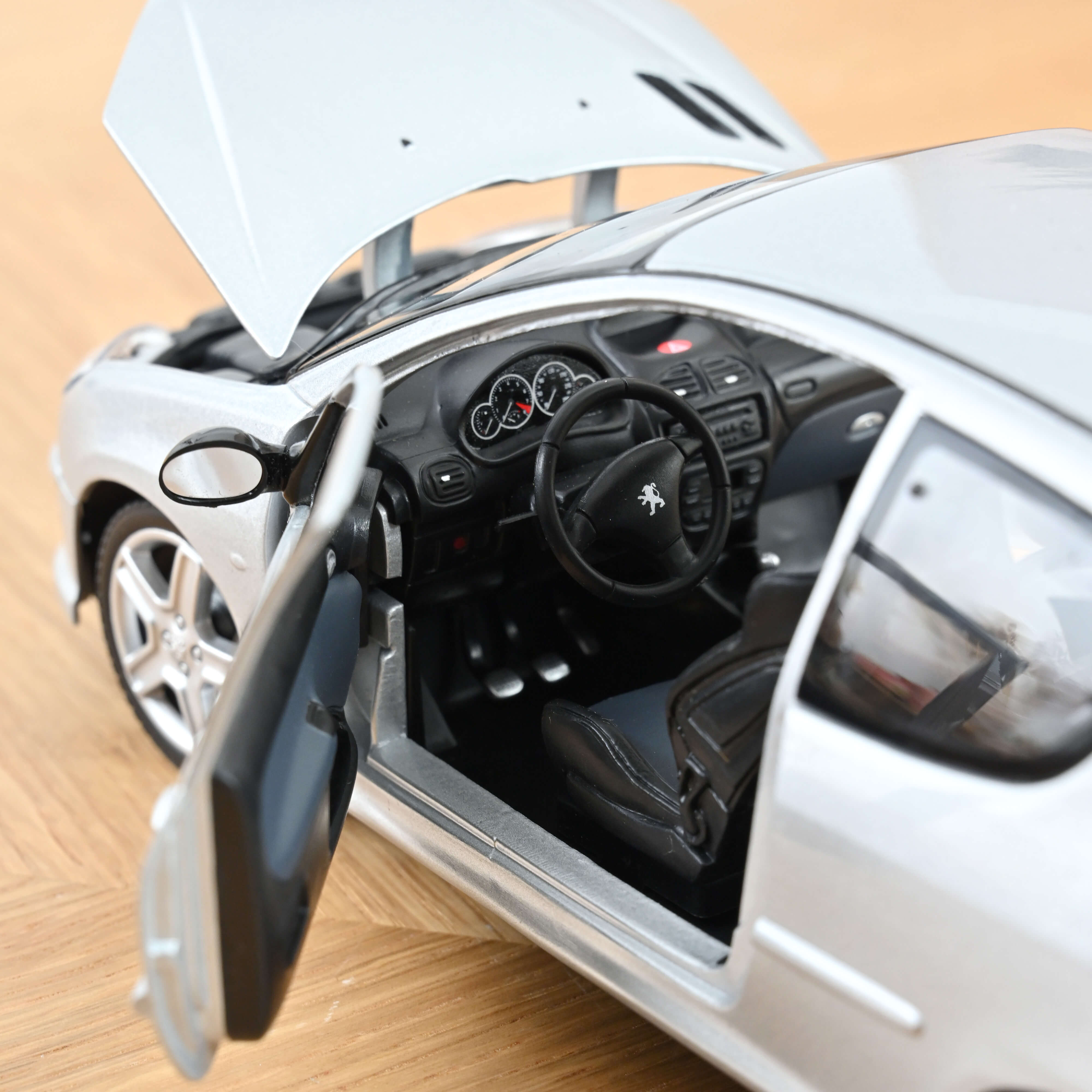 norev-peugeot-206-rc-2003-modellino-auto-1-18-argent-aluminium image 4