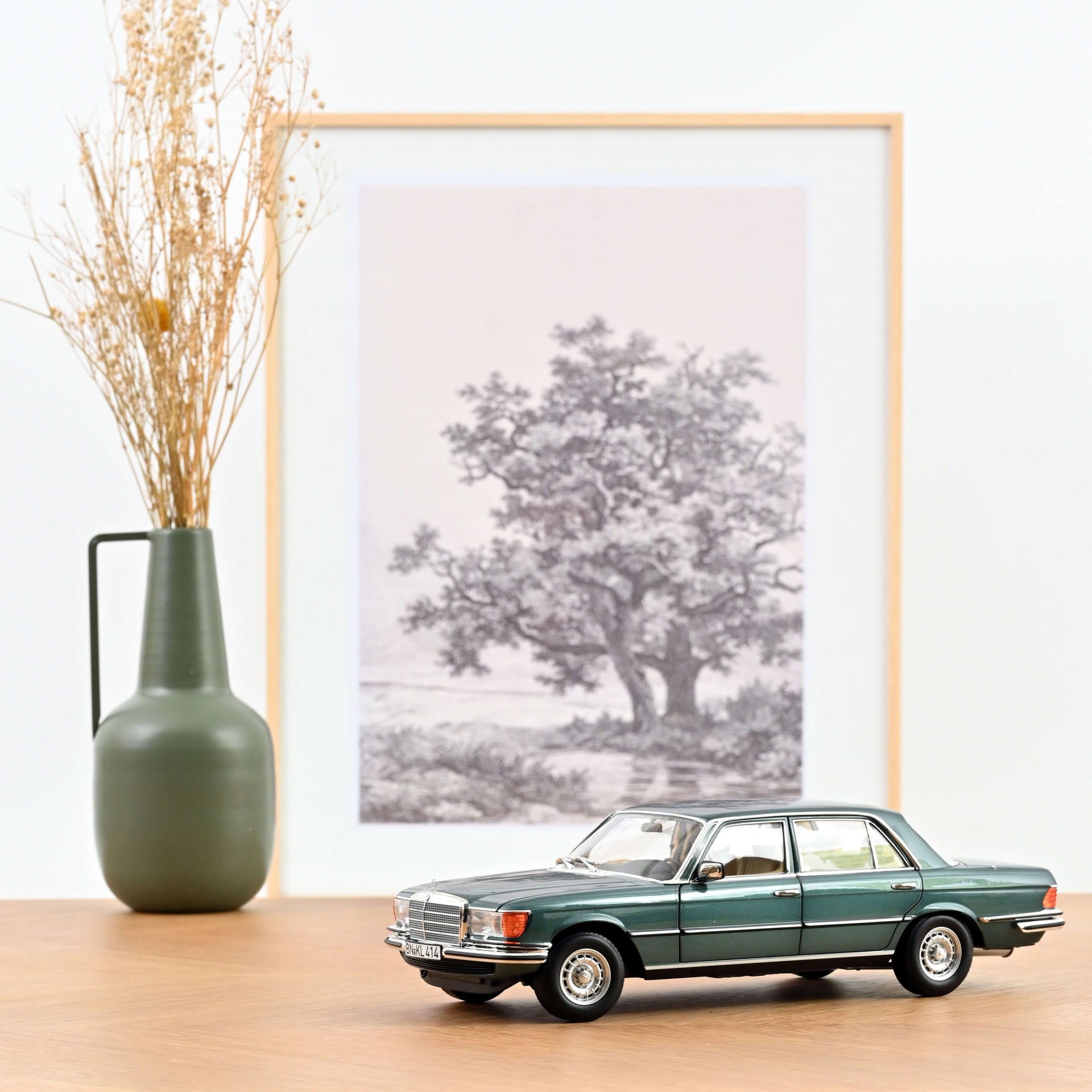 norev-mercedes-benz-450-sel-6-9-1979-petrol-modellino-auto-1-18 image 1