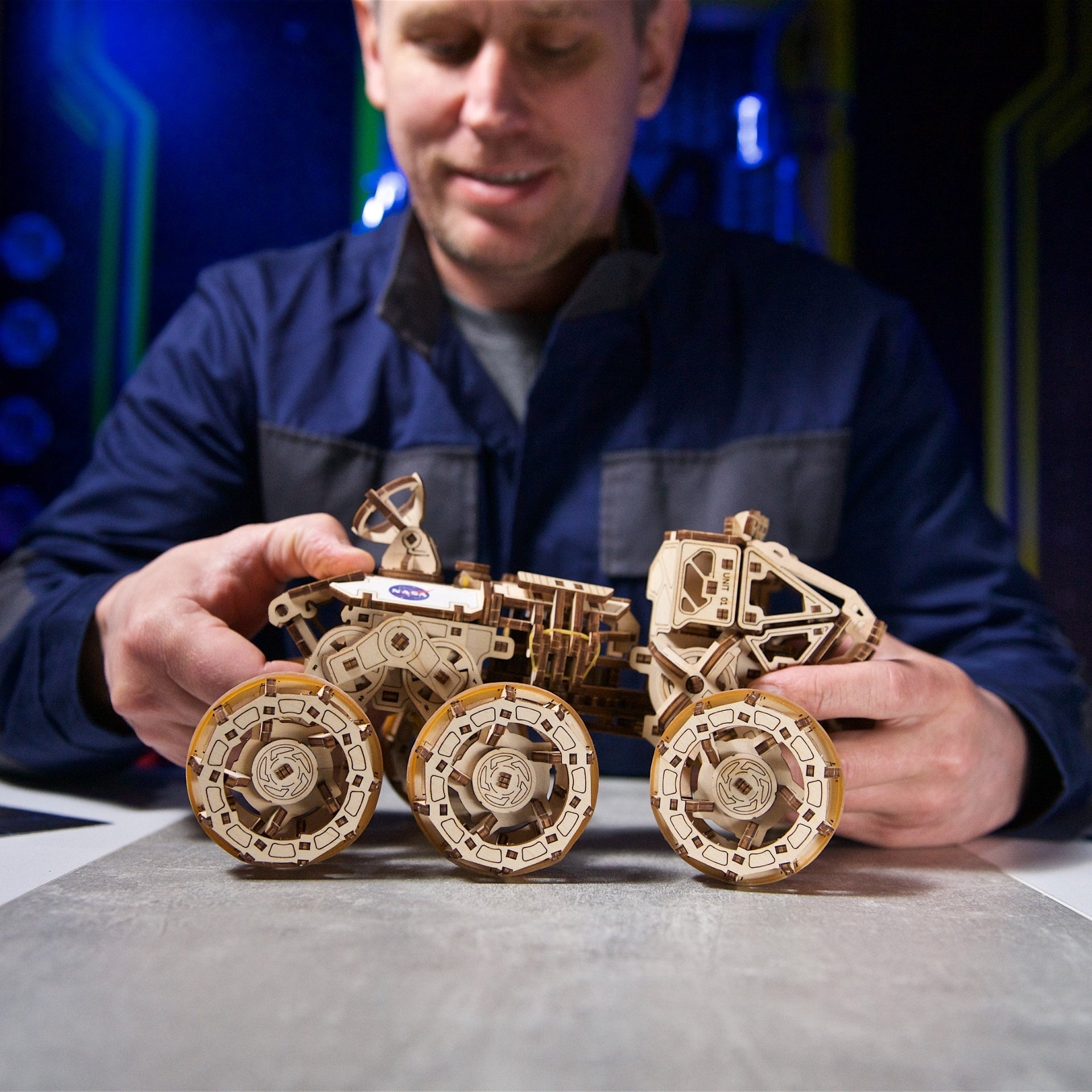 ugears-manned-mars-rover-modello-meccanico-in-legno-del-rover-per-l-esplorazione image 7