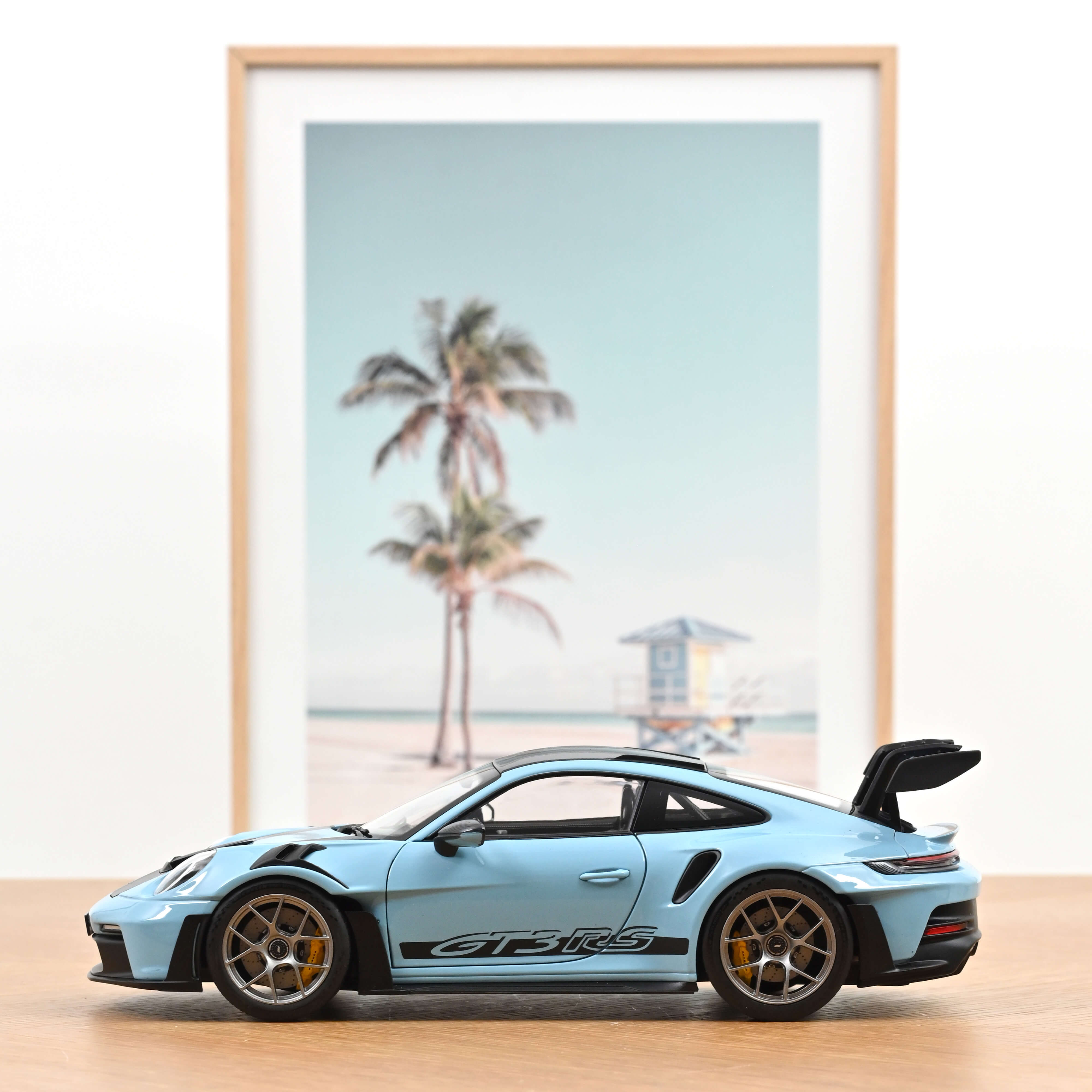 norev-porsche-911-gt3-rs-pack-weissach-2022-blu-gulf-1-18 image 4