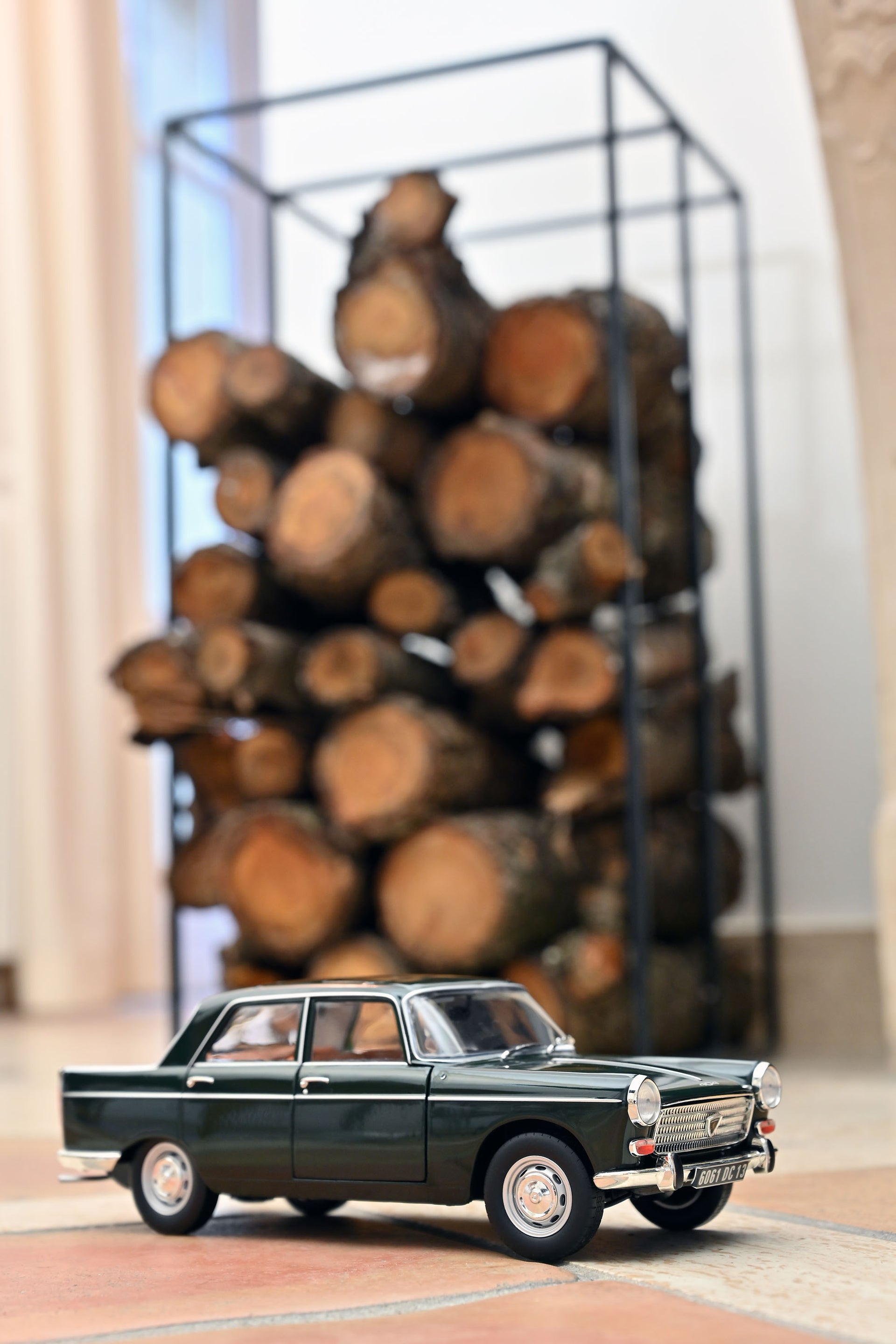 norev-peugeot-404-1965-verde-antique-1-18 image 1