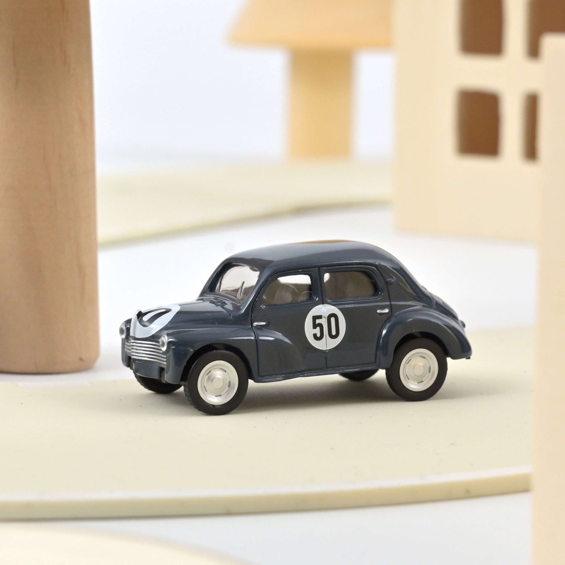 norev-renault-4cv-1951-racing-50-1-54-minijet image 1
