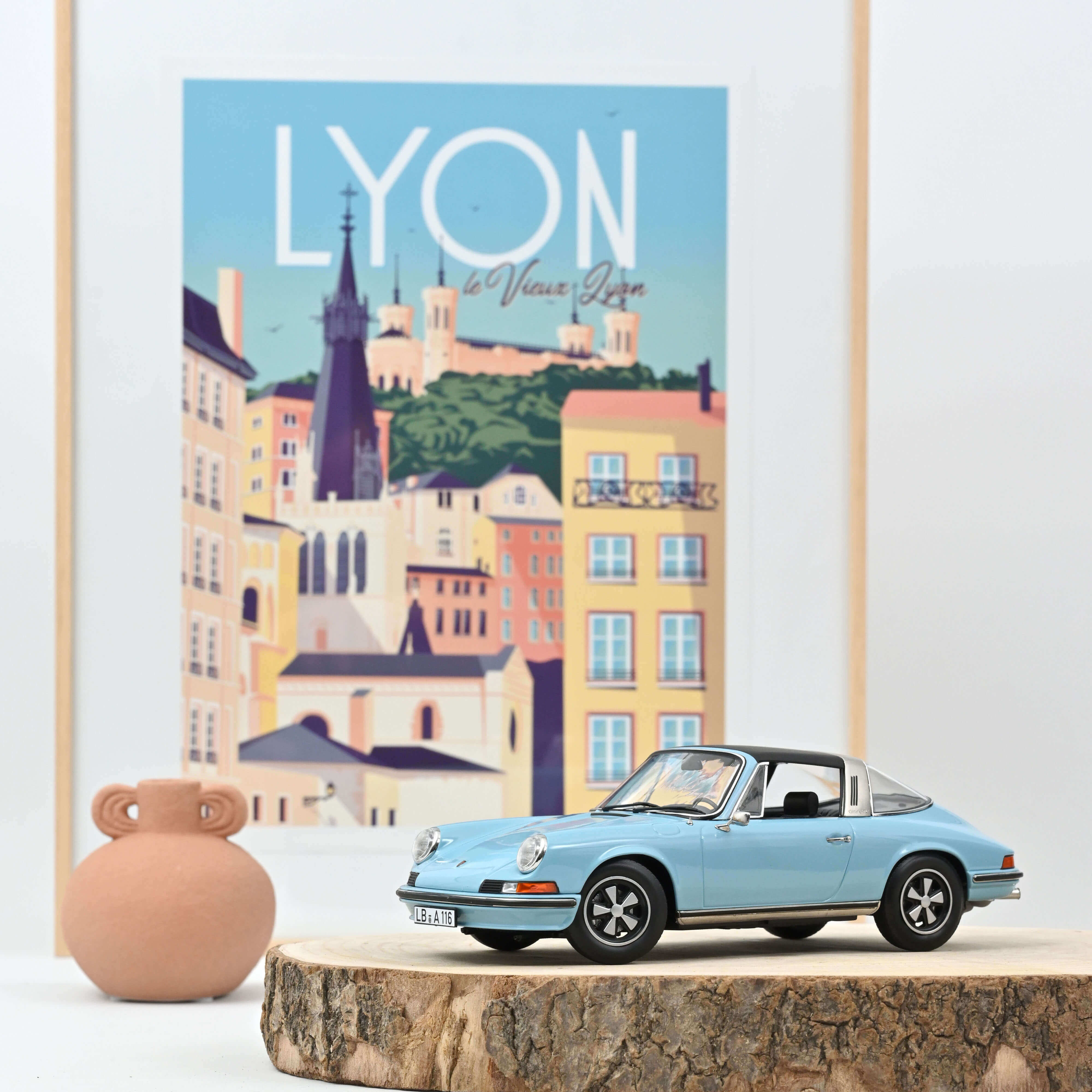norev-porsche-911-s-targa-1973-modellino-auto-1-18-azzurro-chiaro-2 image 2