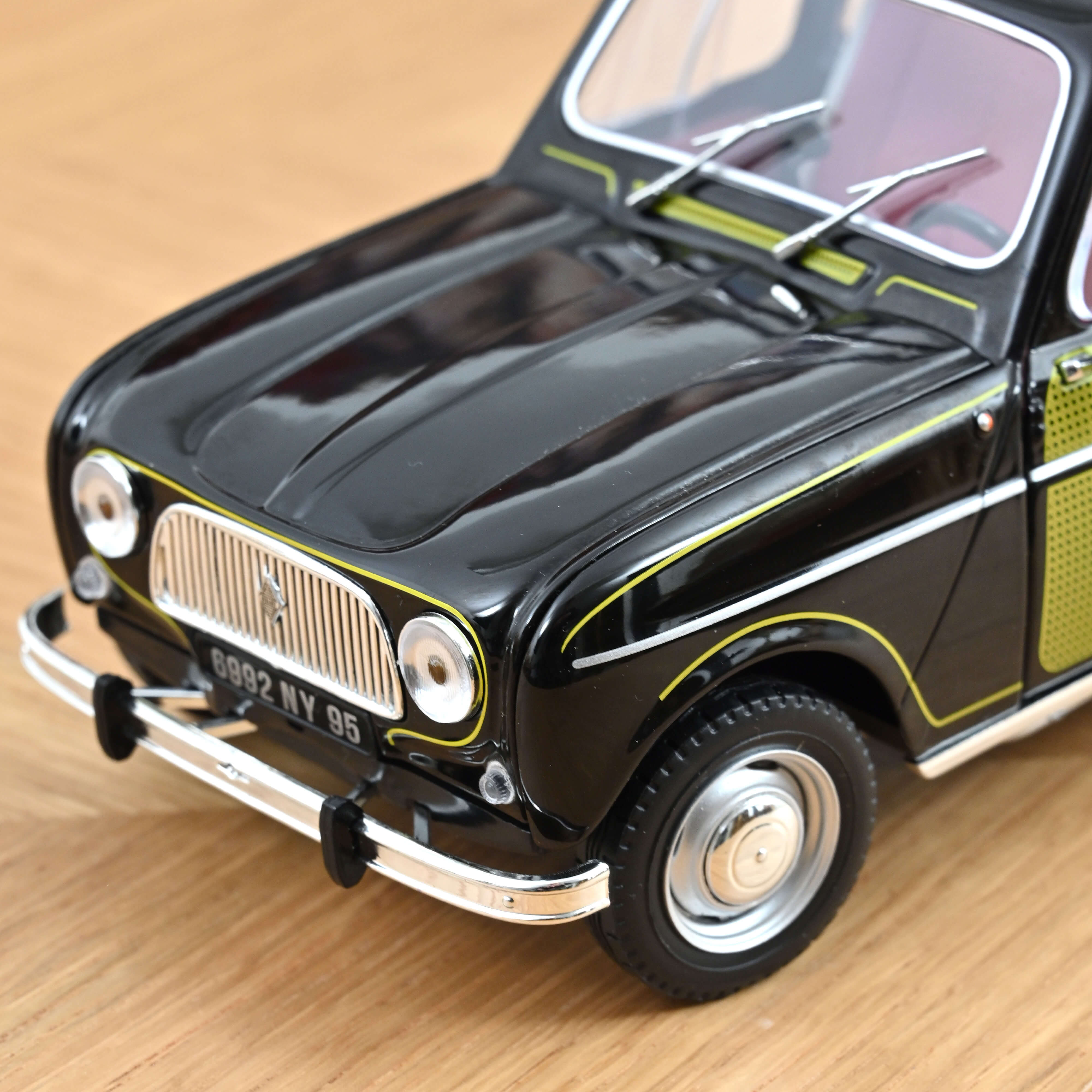 norev-renault-4-parisienne-1963-1-18-nera-e-gialla-edizione-200-pz image 6