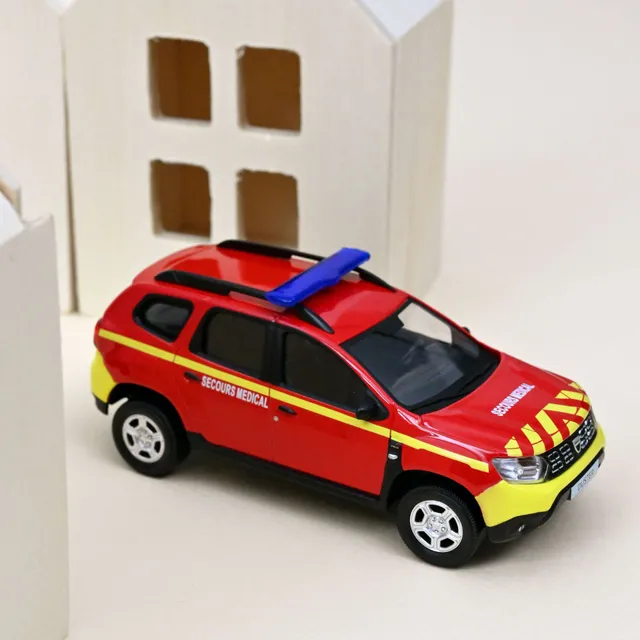 norev-dacia-duster-2018-pompiers-secours-m-dical-modellino-1-43 image 1