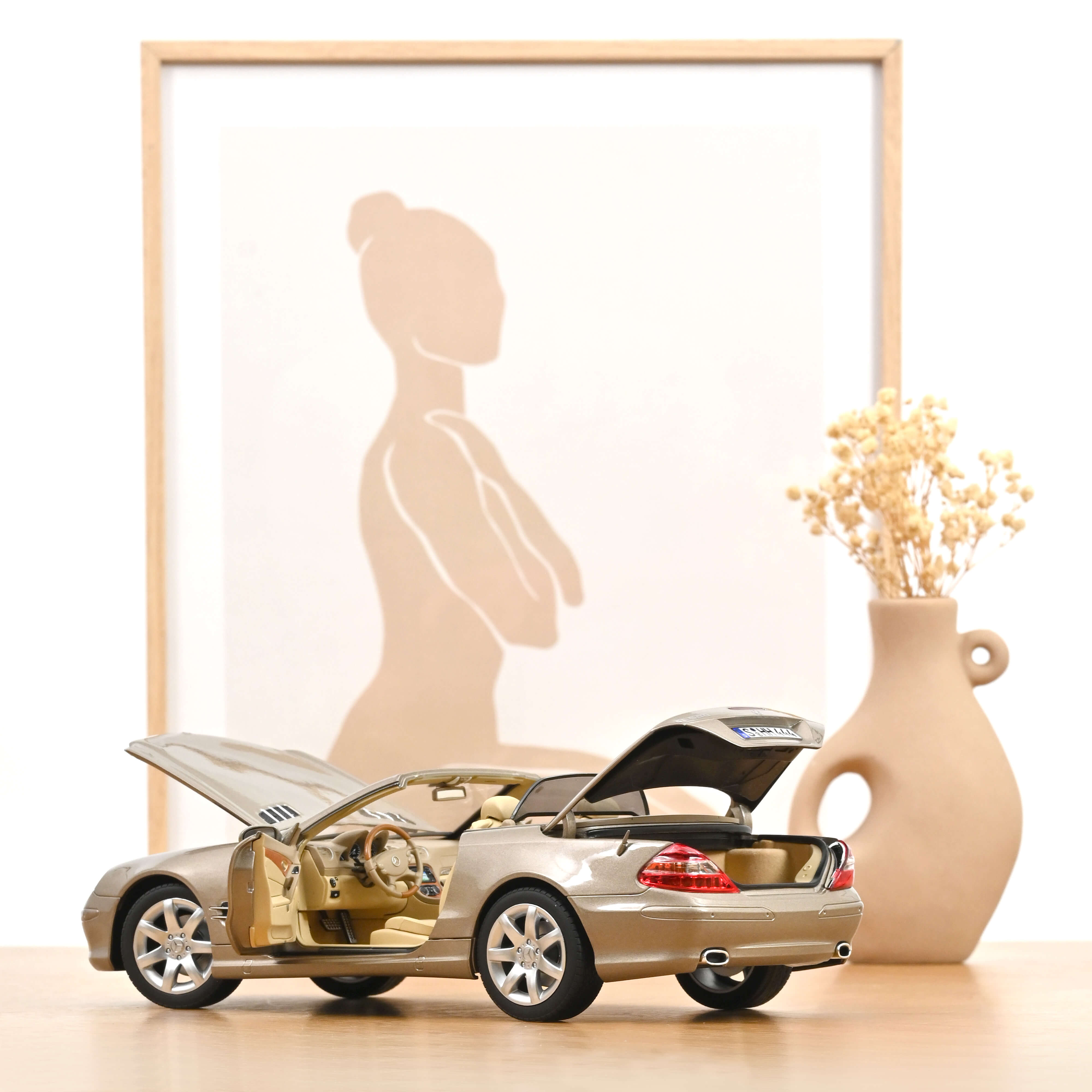 norev-mercedes-benz-sl-500-2003-beige-travertin-1-18 image 3