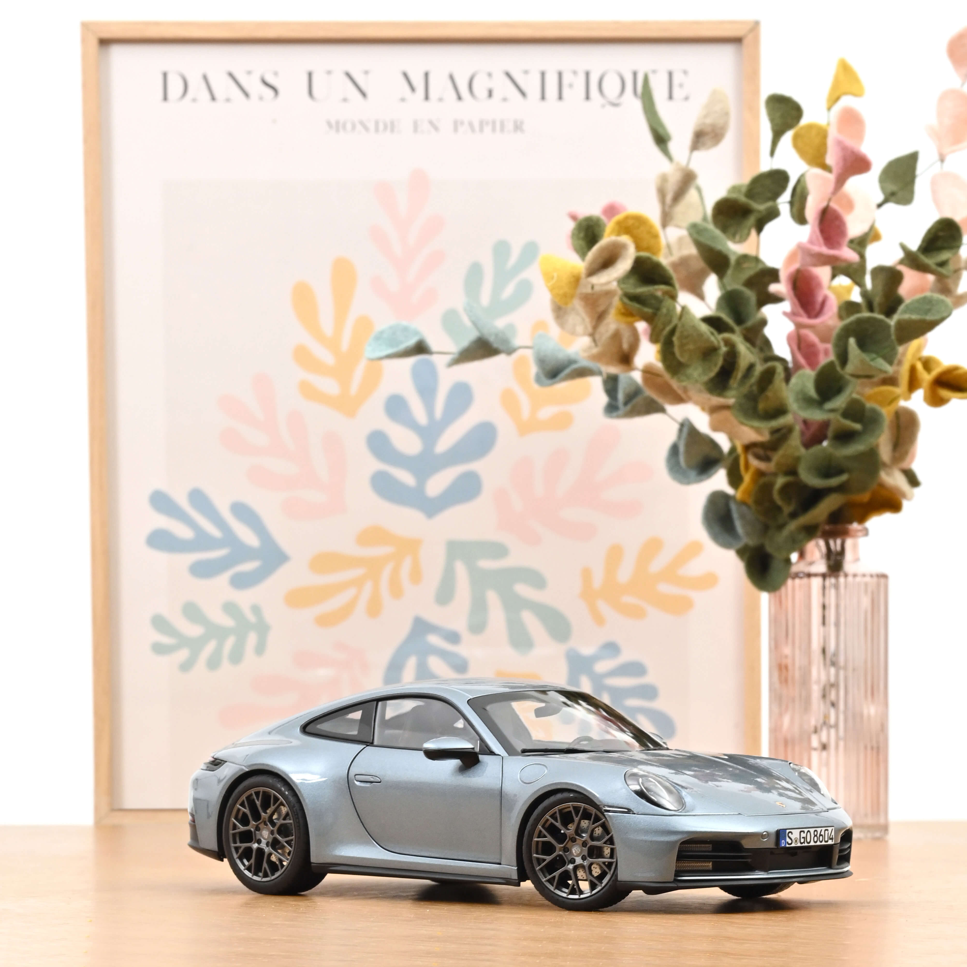 norev-porsche-911-carrera-2025-992-2-modellino-auto-1-18-polarsilver-metallic image 1
