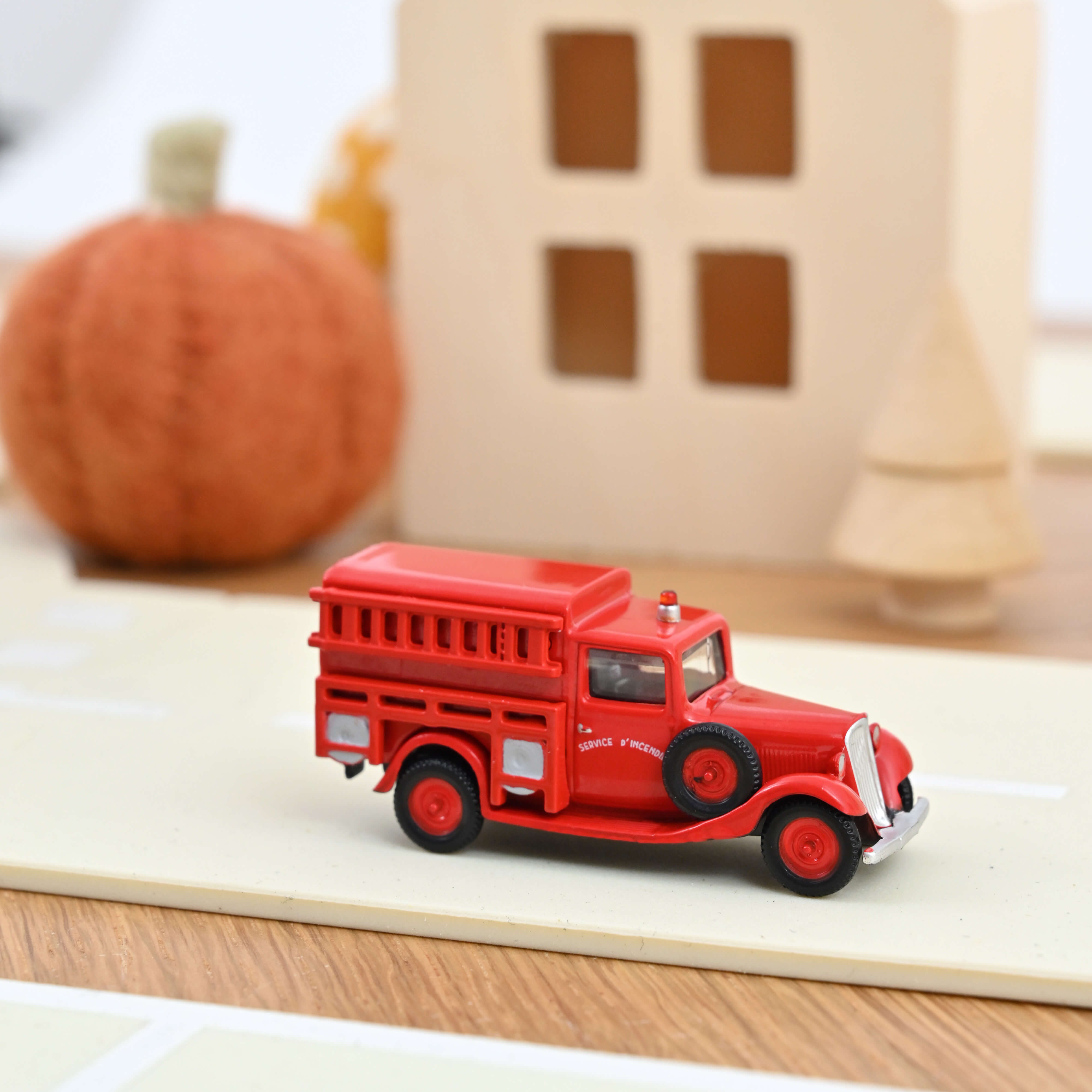 norev-citro-n-u11-1935-pompiers-1-87-modellino-die-cast-minijet image 1