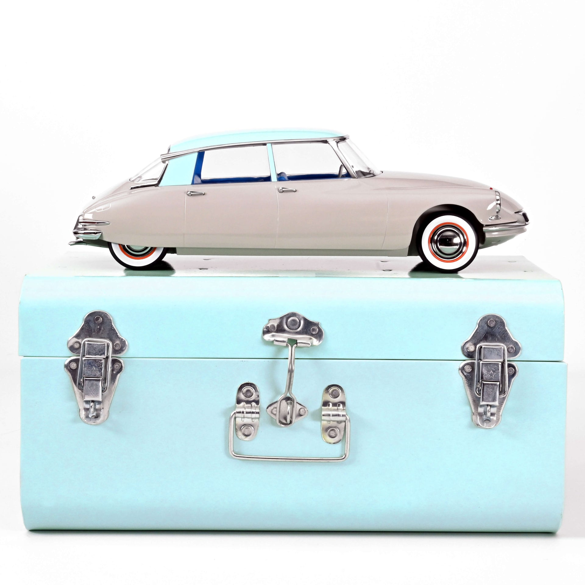 norev-citro-n-ds-19-1956-automodello-1-12-grigio-e-azzurro-100-pezzi image 1