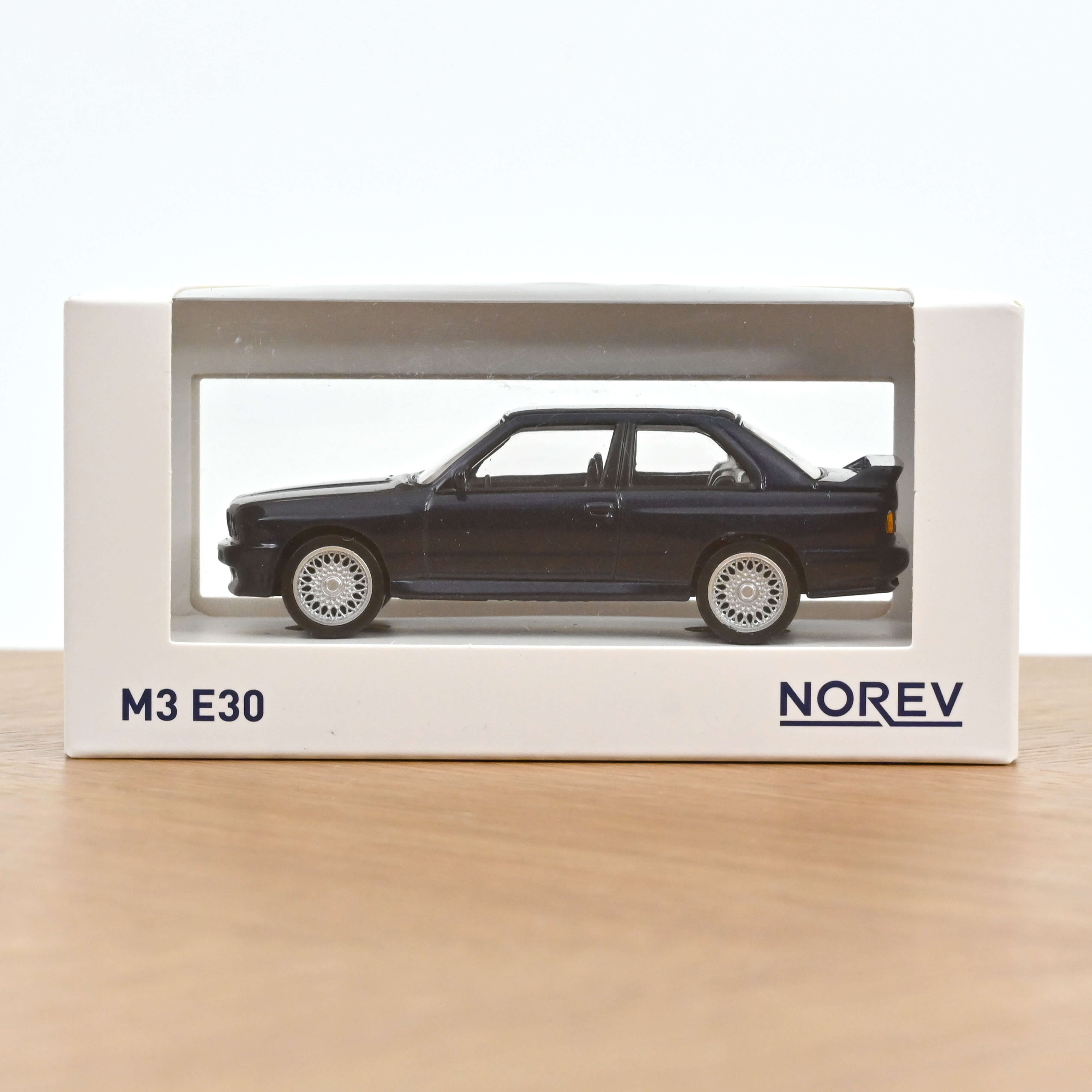 norev-bmw-m3-e30-1986-noir-jet-car-1-43-youngtimer-die-cast image 4