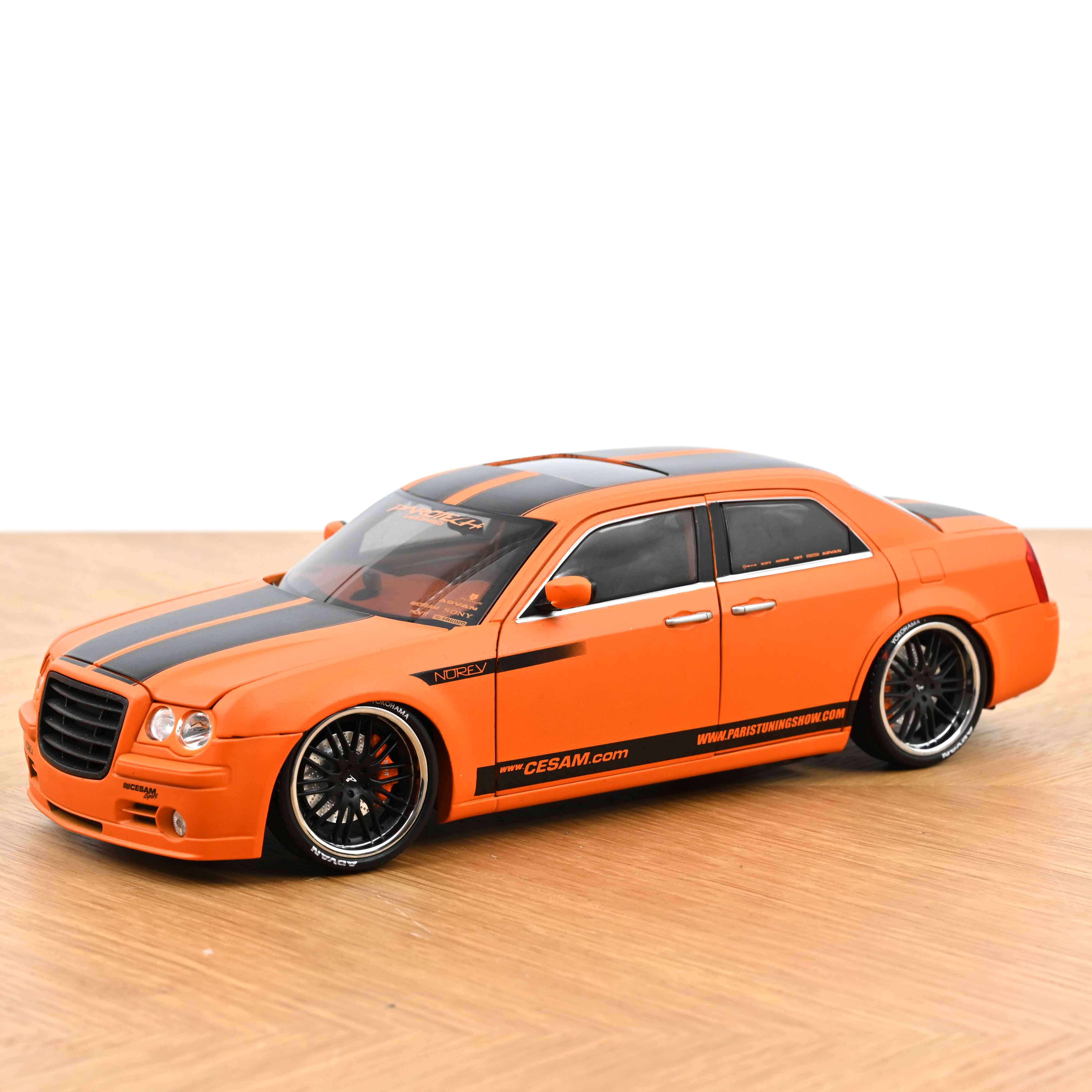 norev-chrysler-300c-by-parotech-jet-ski-parotech-modellino-1-18-arancione-nero image 5
