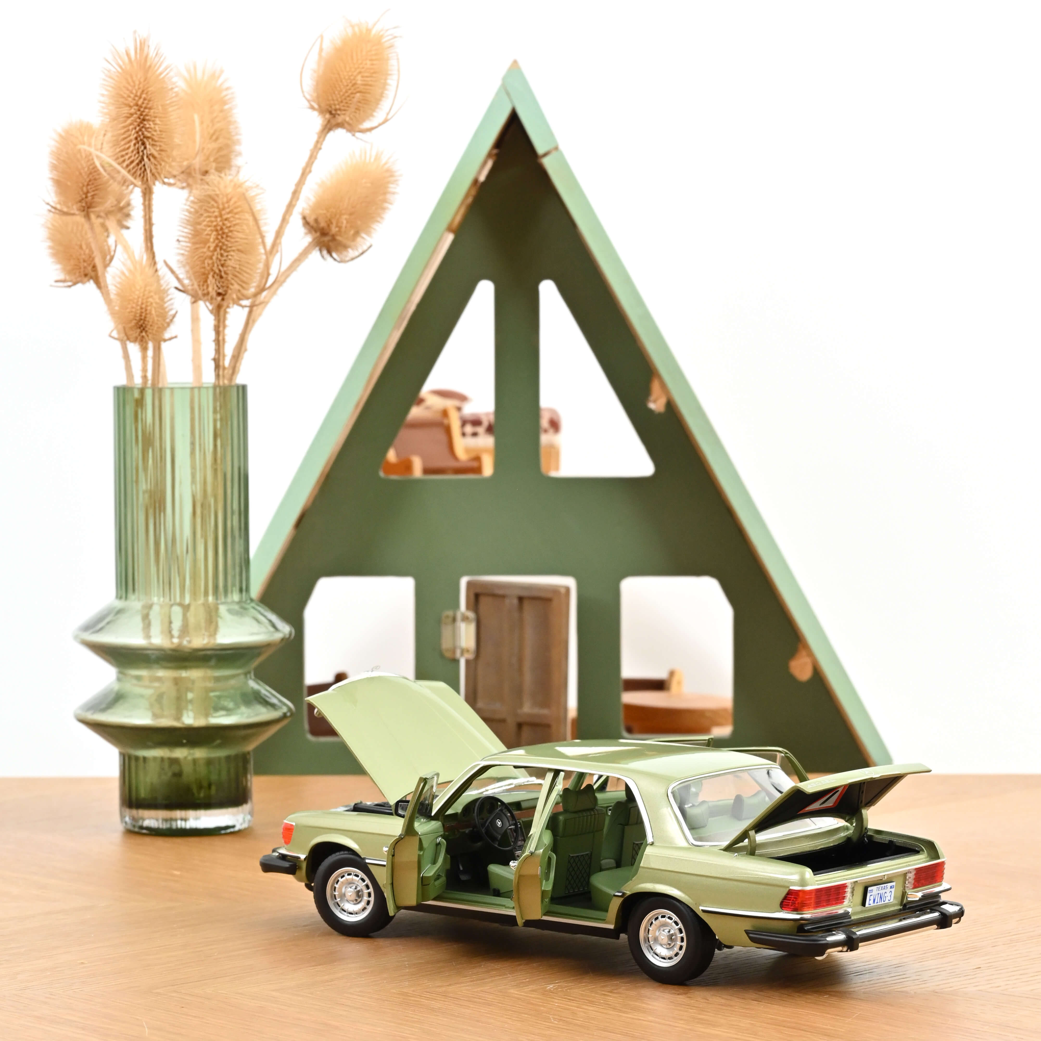 norev-mercedes-benz-450-sel-w116-verde-argento-us-version-dallas-1979-1-18-model image 2