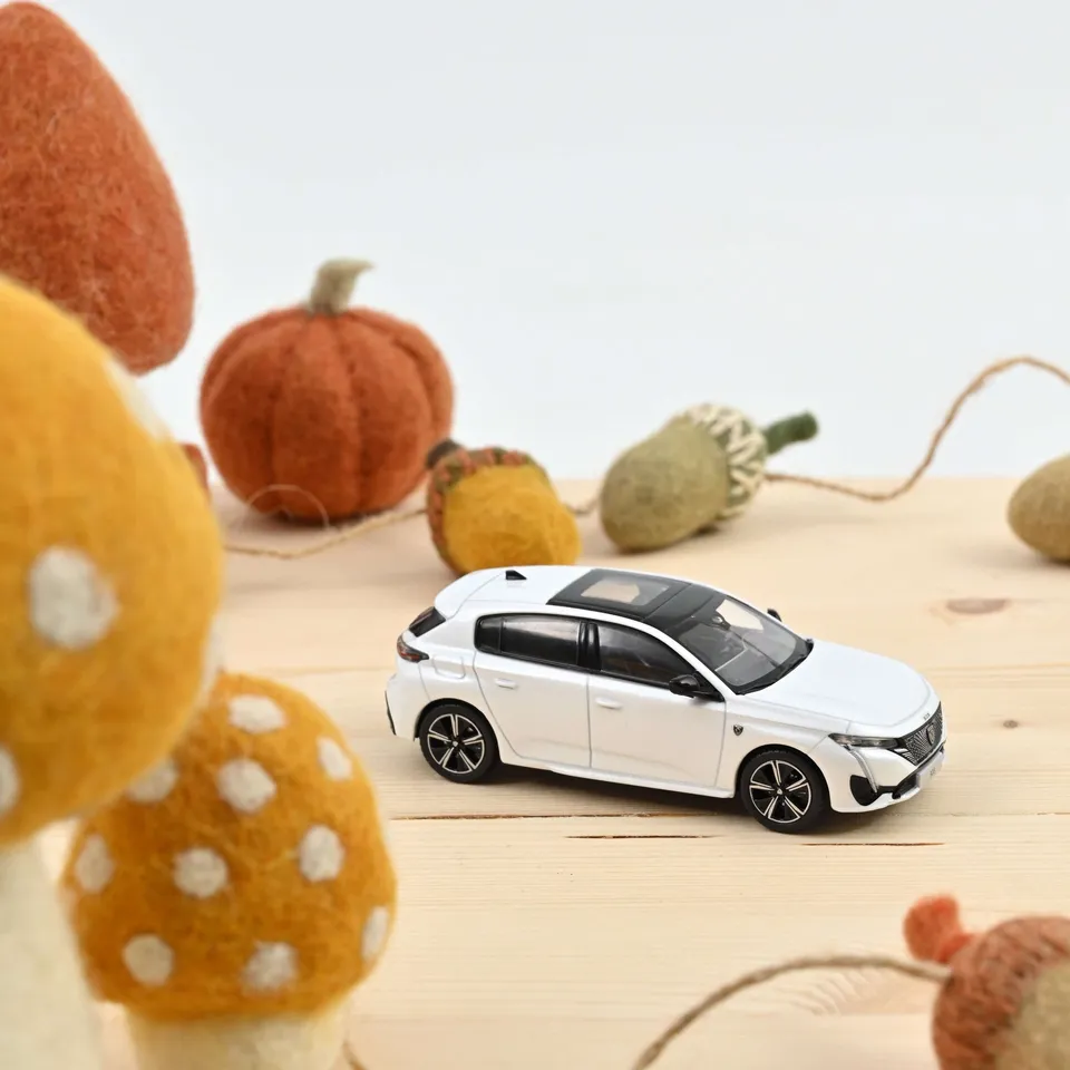 norev-peugeot-308-gt-2021-bianco-perla-1-43 image 1