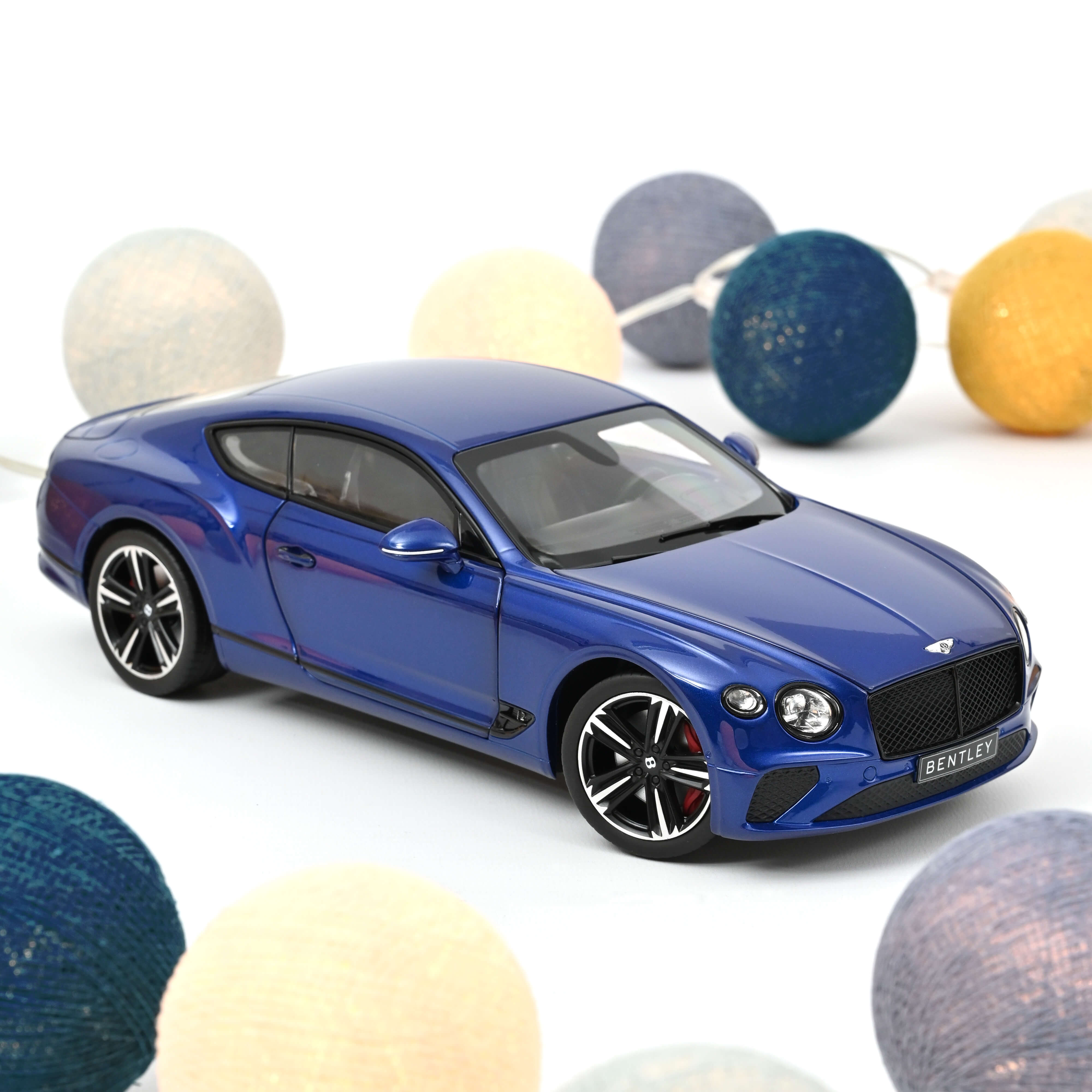 norev-bentley-continental-gt-2018-blu-scintillante-1-18 image 1