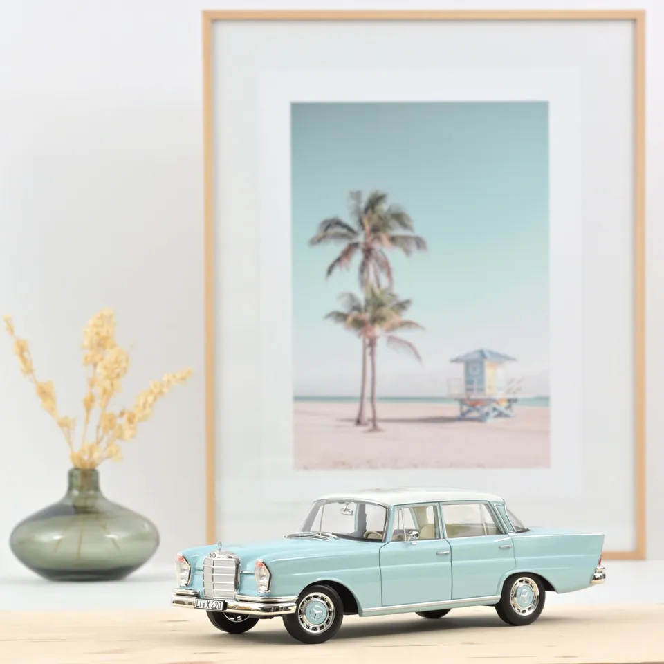 norev-mercedes-benz-220-s-1965-azzurro-chiaro-1-18 image 1