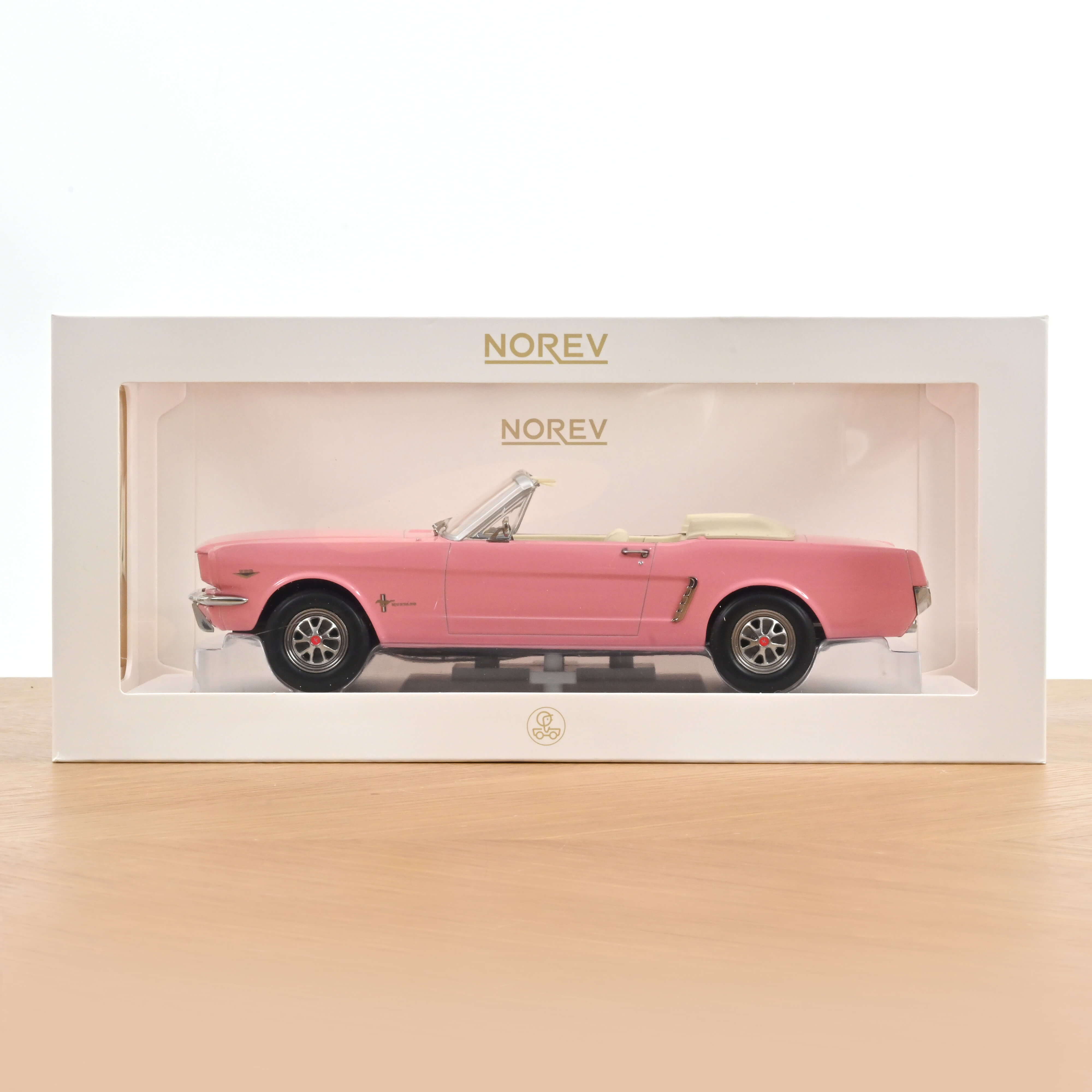 norev-ford-mustang-convertible-1965-modellino-auto-1-18-rosa-200-pcs image 6