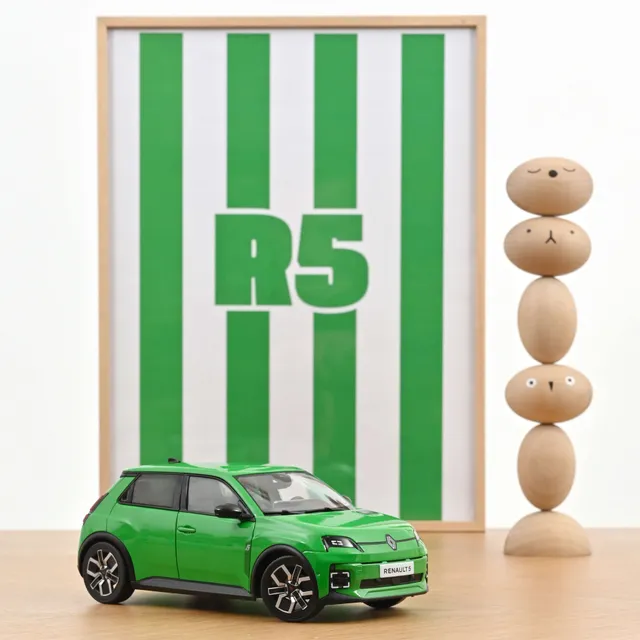 norev-renault-5-e-tech-electric-2024-modellino-auto-1-18-verde-pop-green-edizion image 1
