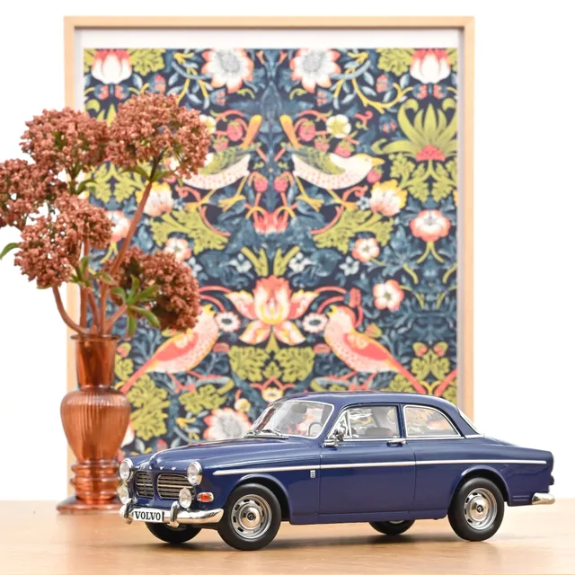 norev-volvo-amazon-1966-modellino-auto-1-18-bleu-minuit image 1