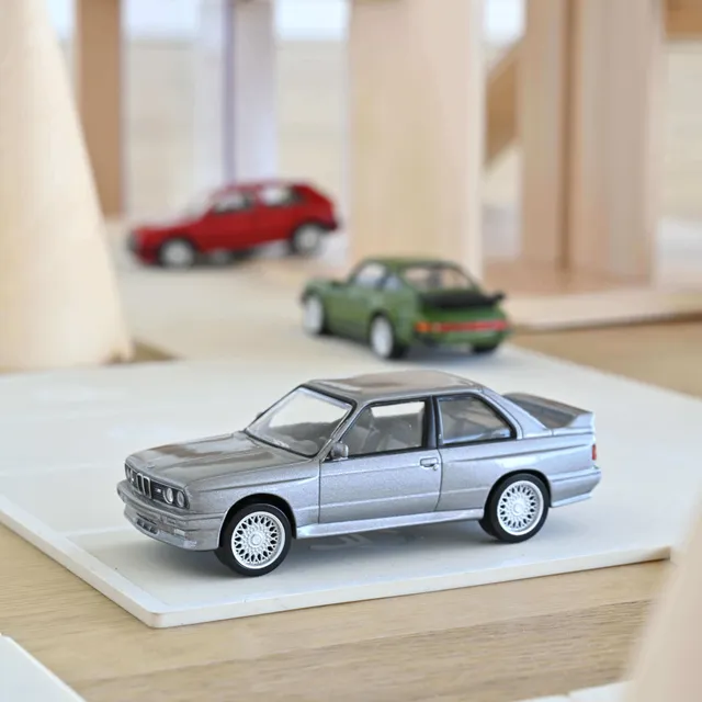 norev-bmw-m3-e30-1986-argento-metallizzato-1-43-jet-car-modellino-auto-youngtime image 1
