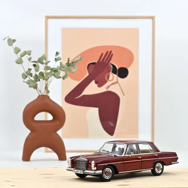 norev-mercedes-benz-280-se-1968-rosso-metallizzato-1-18-200-pezzi-archivio image 1